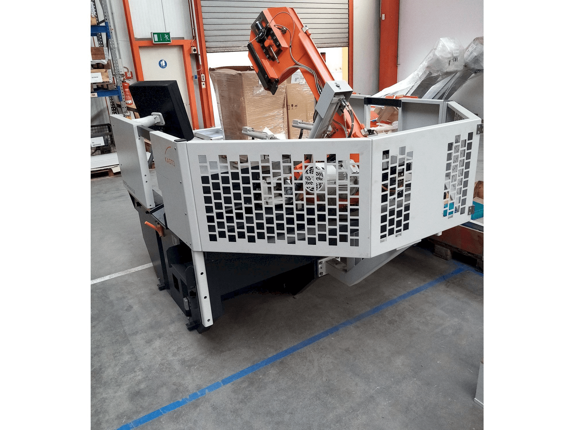 Vooraanzicht van KASTO micut A 2.6 machine