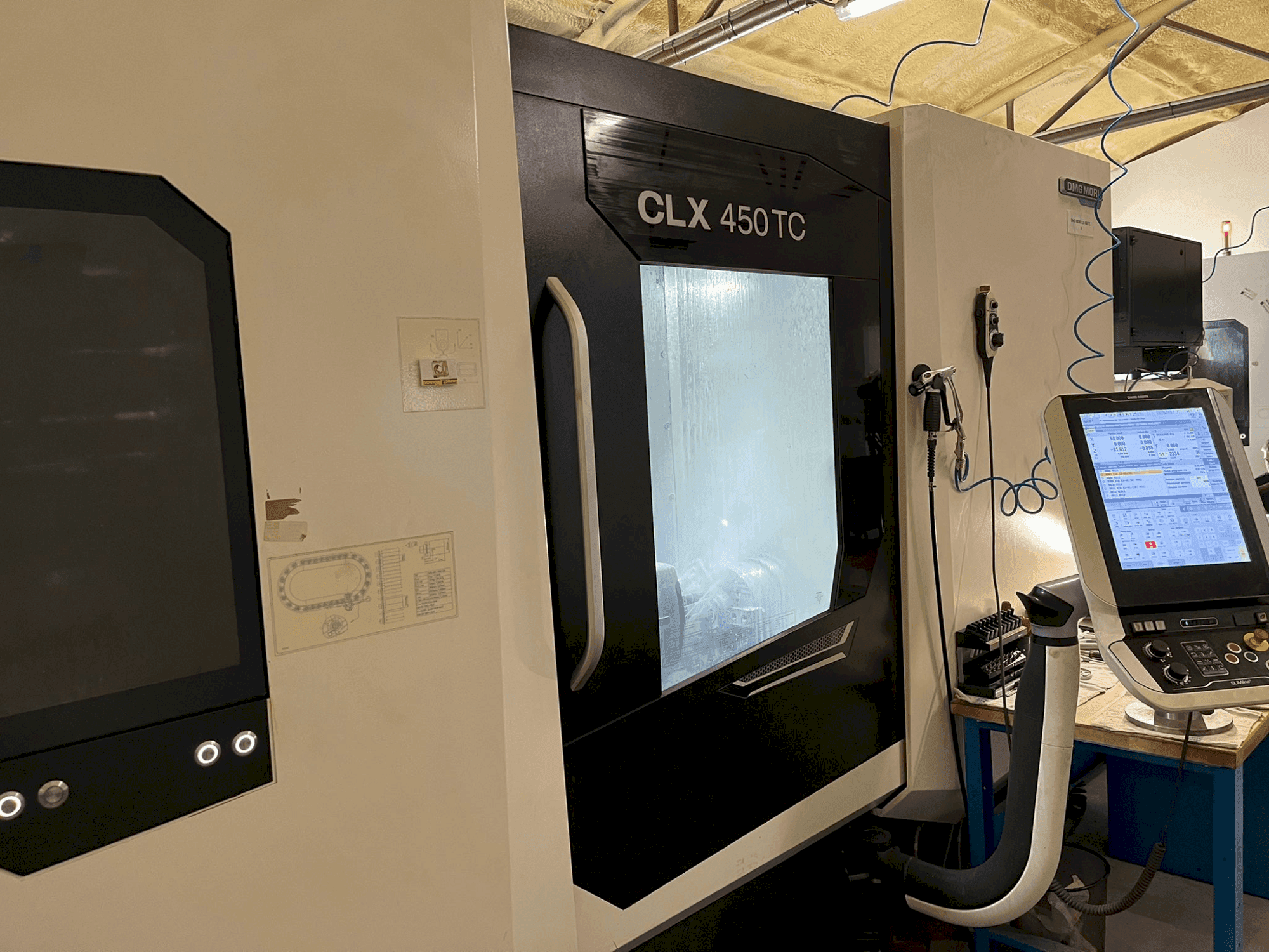 Vooraanzicht van DMG MORI CLX 450 TC machine