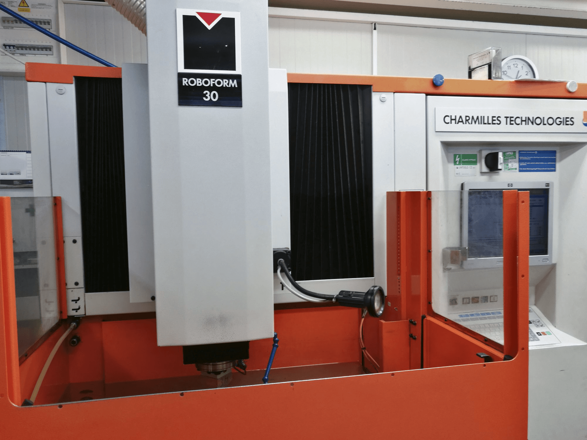 Vooraanzicht van CHARMILLES ROBOFORM 30 machine