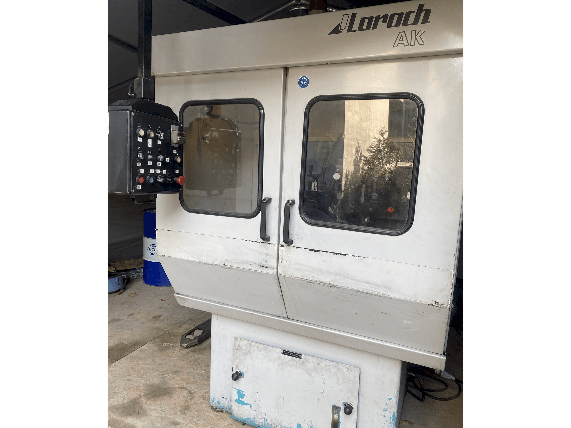 Vooraanzicht van Loroch AK machine