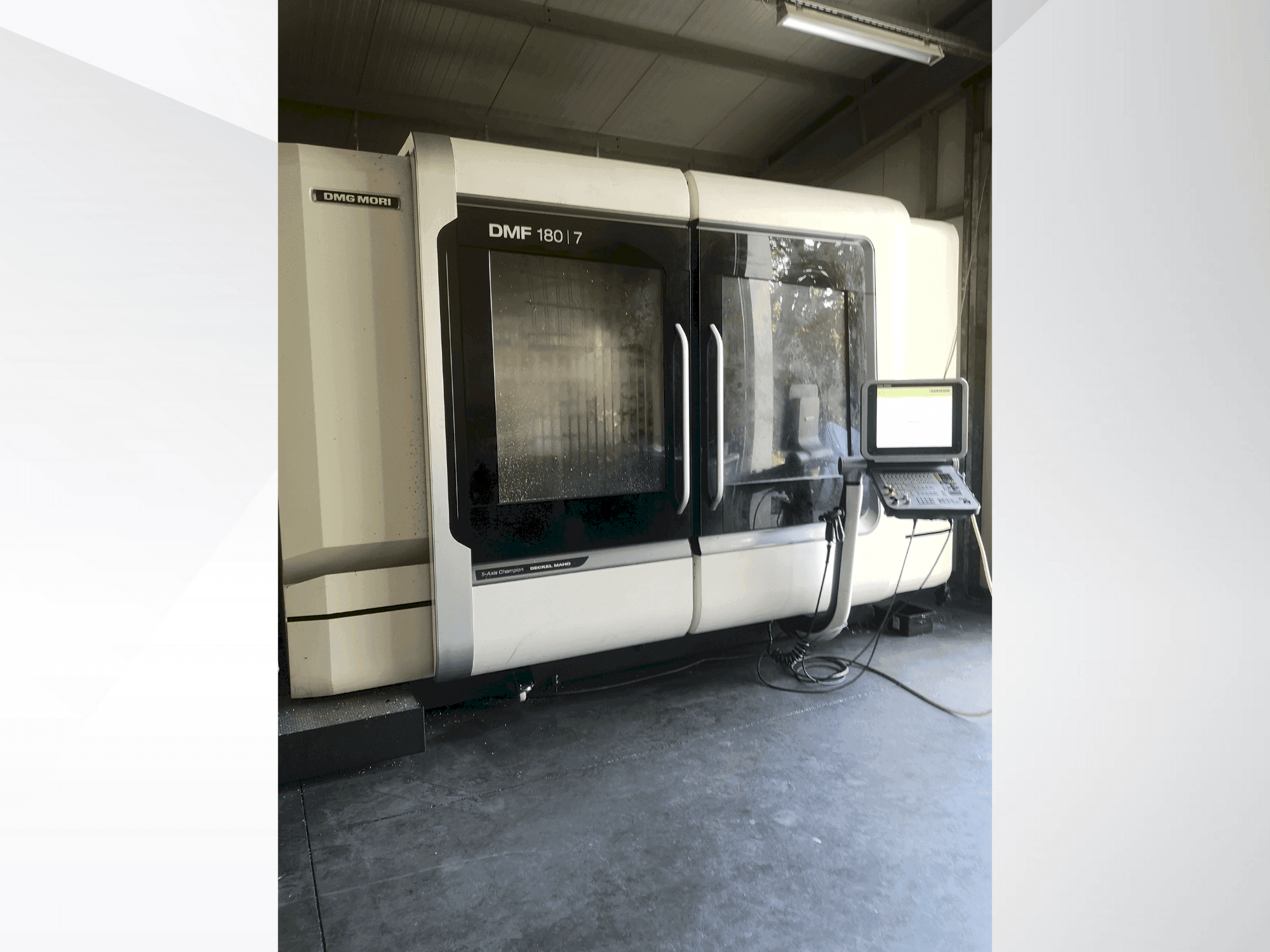 Vooraanzicht van DMG MORI DMF 180/7 machine