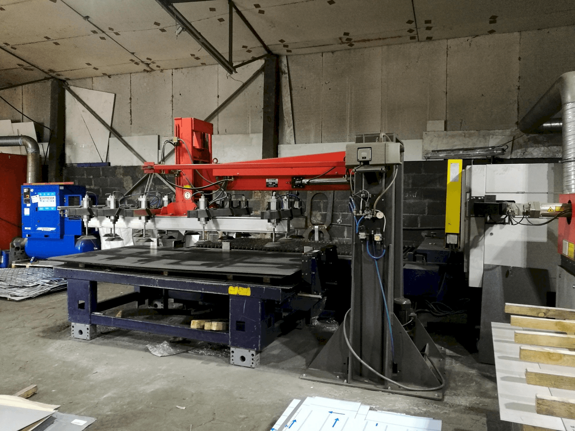 Vooraanzicht van Bystronic Bysprint 3015 machine
