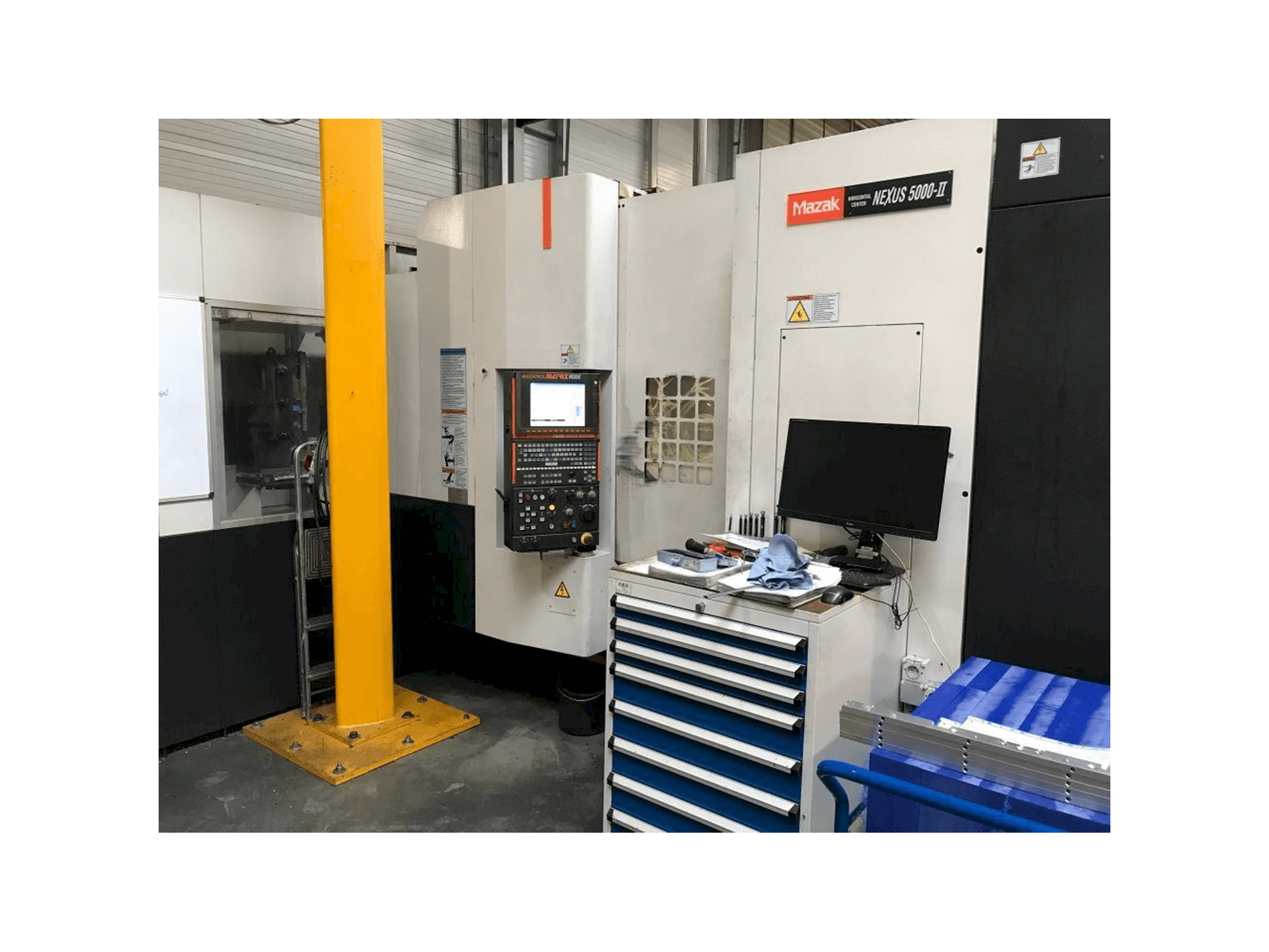 Vooraanzicht van Mazak Nexus 5000-II machine