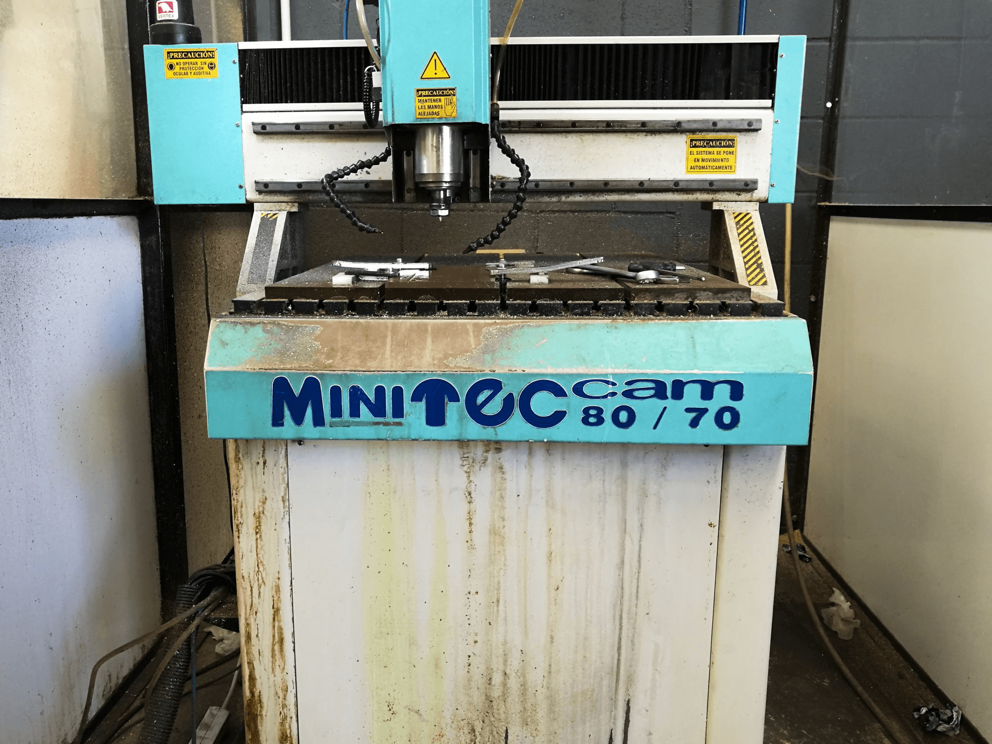 Vooraanzicht van Mini Teccam 8070 machine