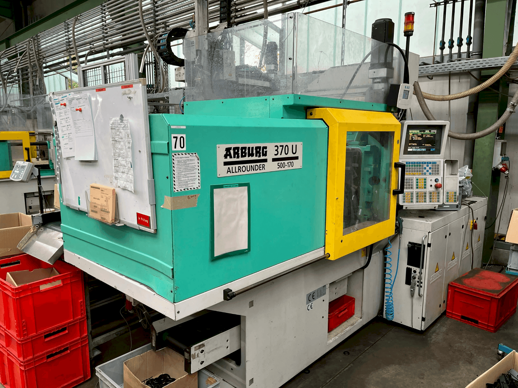 Vooraanzicht van Arburg Allrounder 370-50 U machine