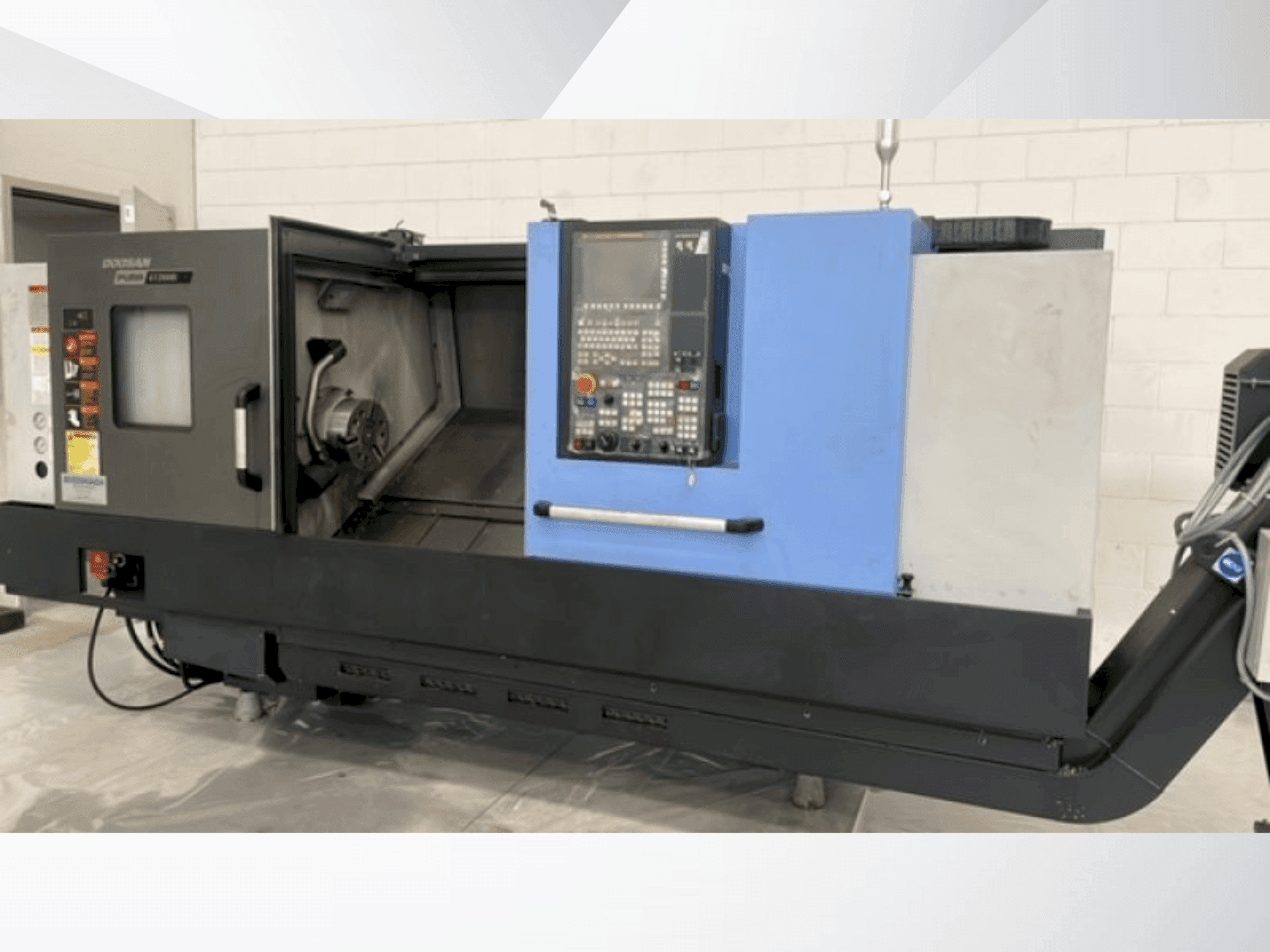 Vooraanzicht van DOOSAN PUMA GT 2600L machine