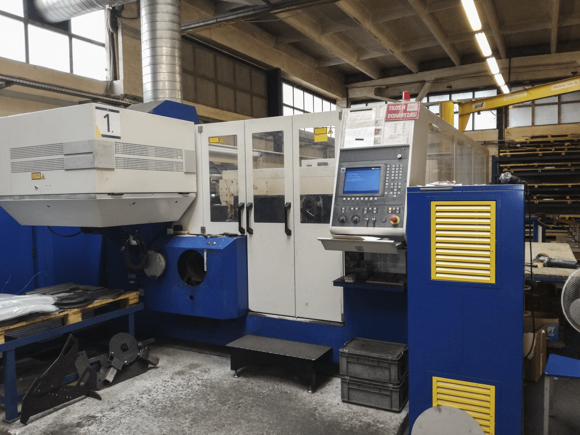 Recht aanzicht van Trumpf TruLaser L3030 machine