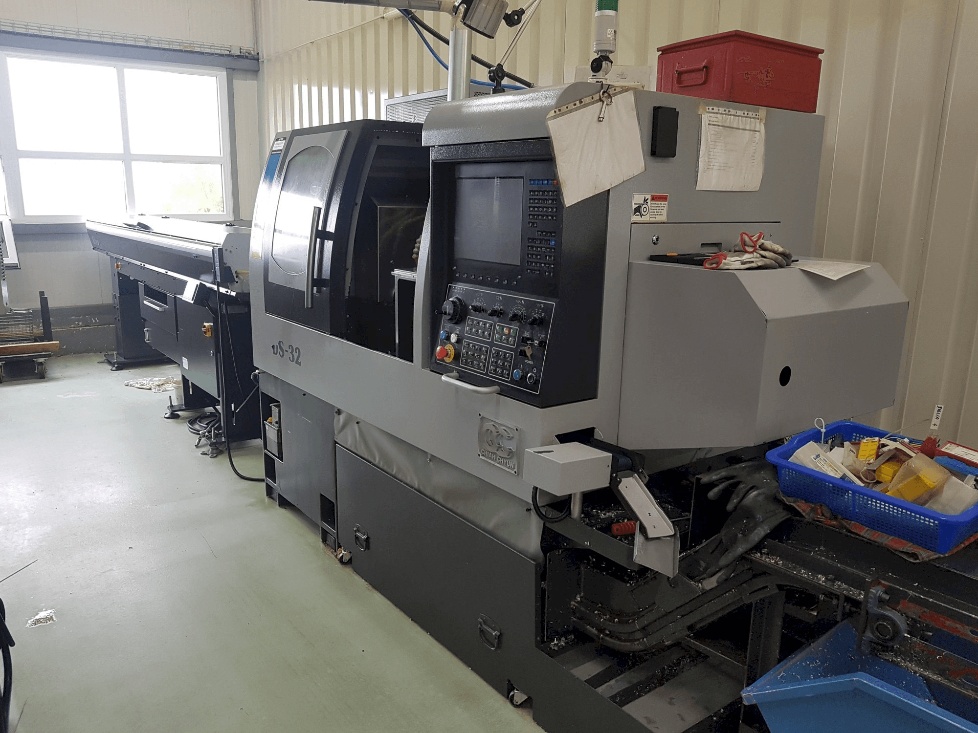 Vooraanzicht van Chiah-Chyun CDS-32 machine