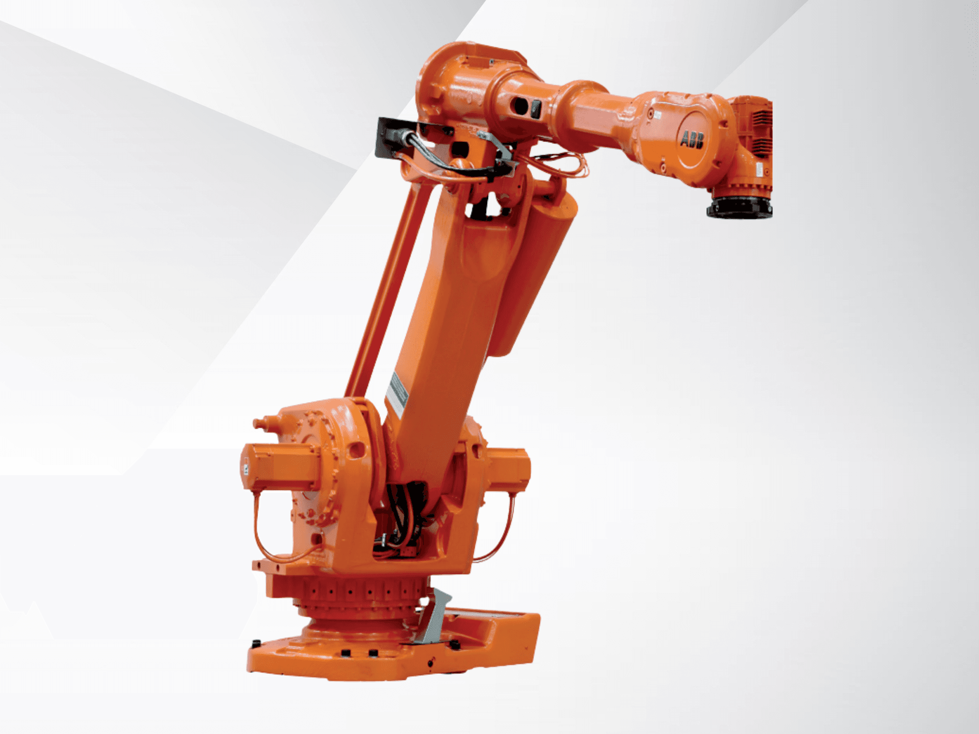 ABB IRB 6660-205/1.9-robotarm in oranje, gezien vanaf de zijkant, waarbij de scharniergewrichten en het industriële ontwerp goed te zien zijn.