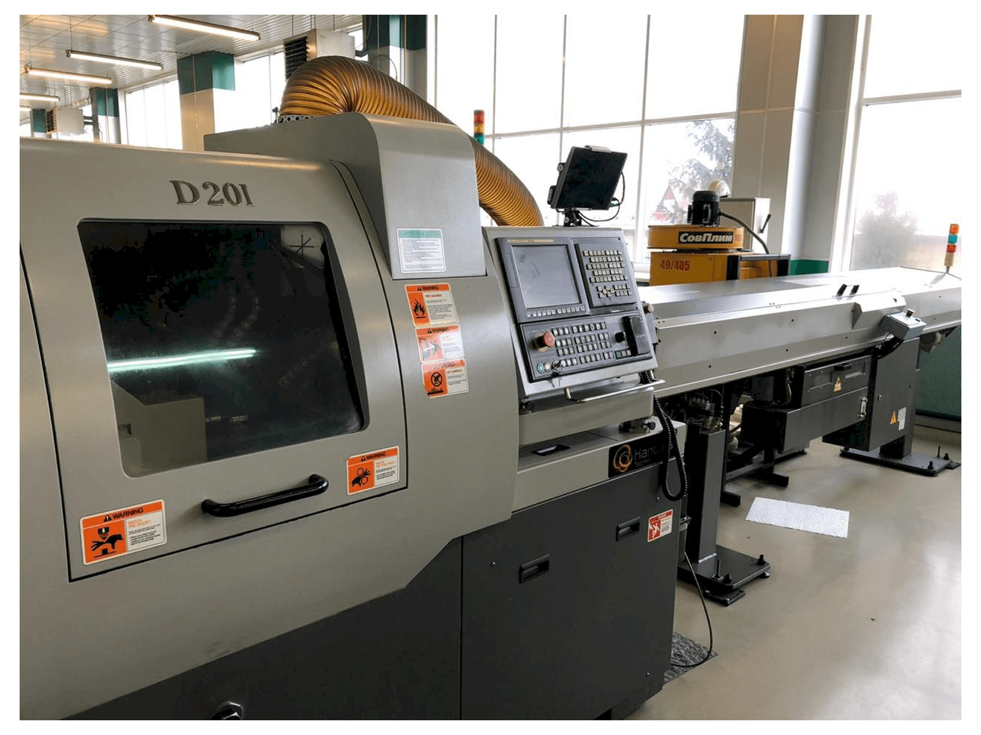 Vooraanzicht van Hanwha XD20M machine