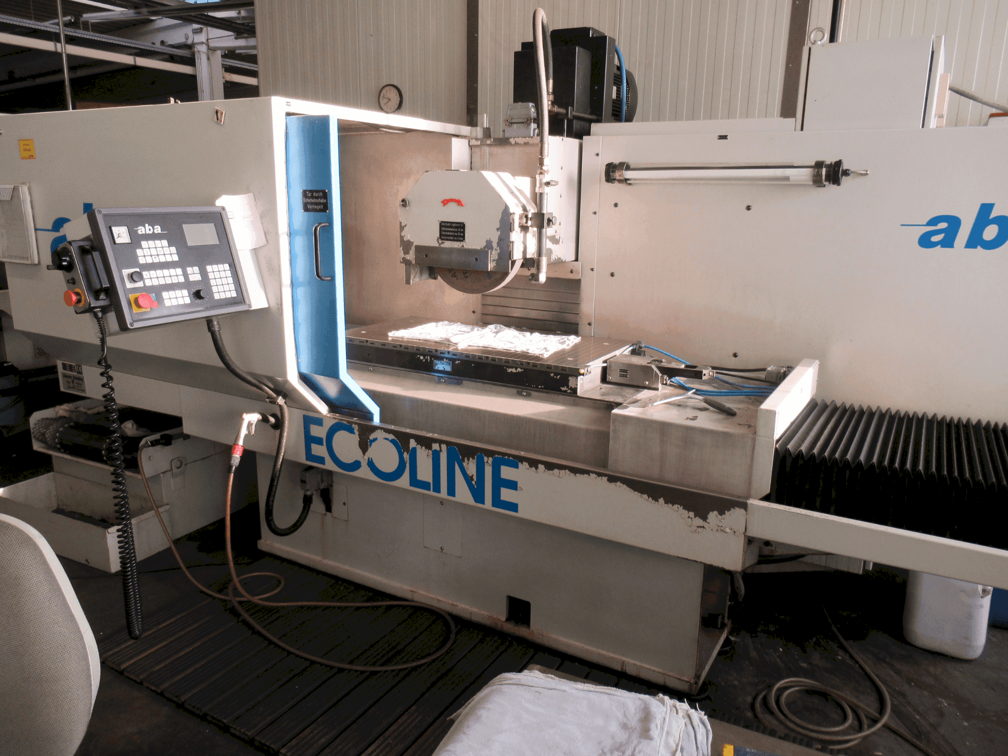 Vooraanzicht van ABA EL 1006 machine
