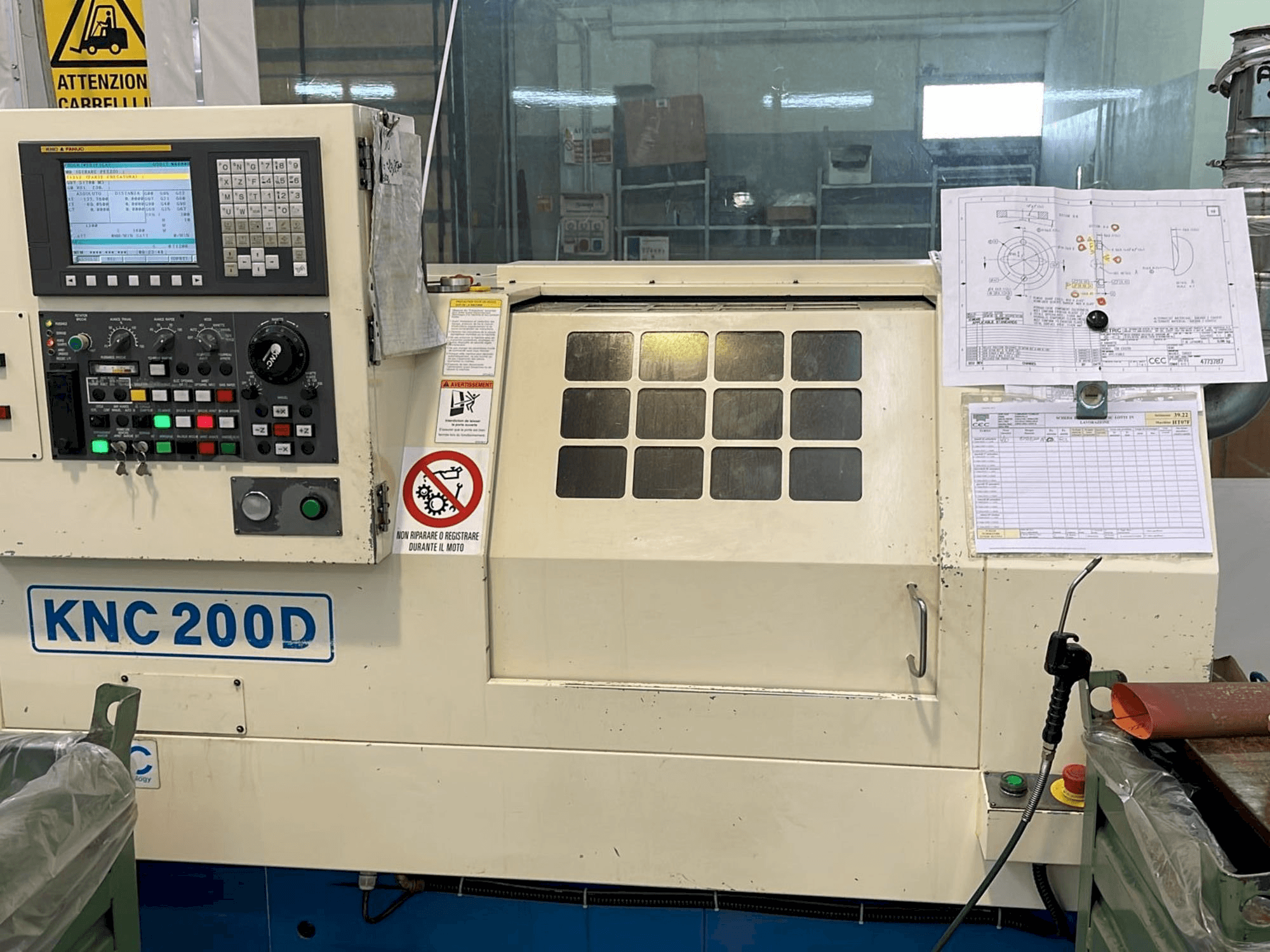 Vooraanzicht van Kitamura KNC 200D machine