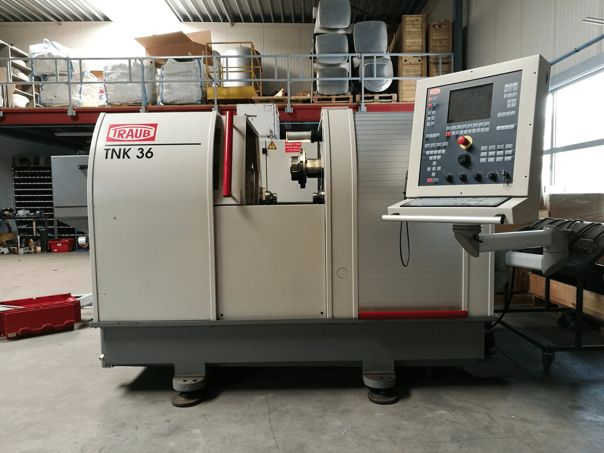 Vooraanzicht van TRAUB TNK 36 machine