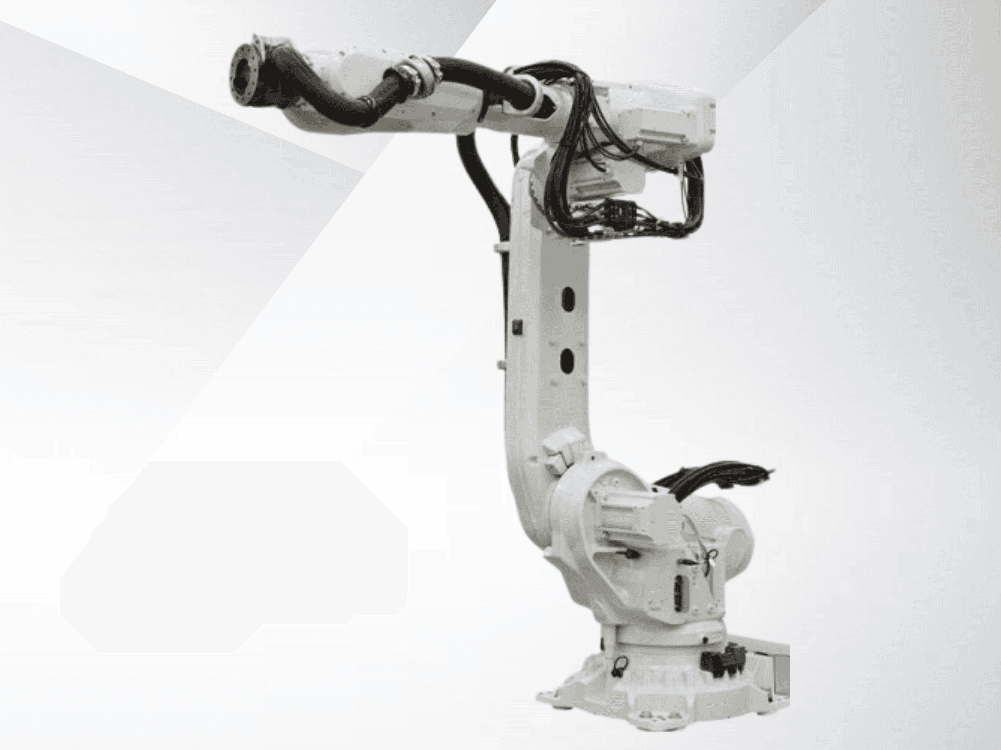 ABB IRB 6700-245/3.00-robotarm in vooraanzicht, met een wit, gestroomlijnd ontwerp en gemonteerde kabels en motoren.