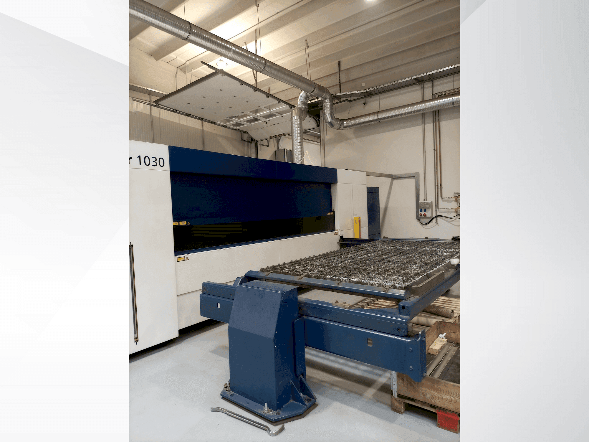 Vooraanzicht van TRUMPF TruLaser 1030 machine
