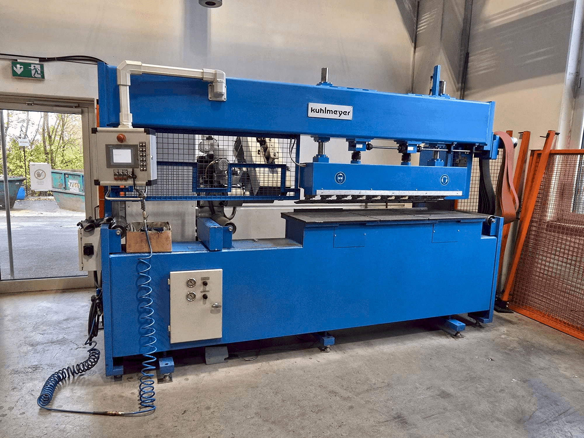 Vooraanzicht van KUHLMEYER Fasen Fix 4.1-1500 machine