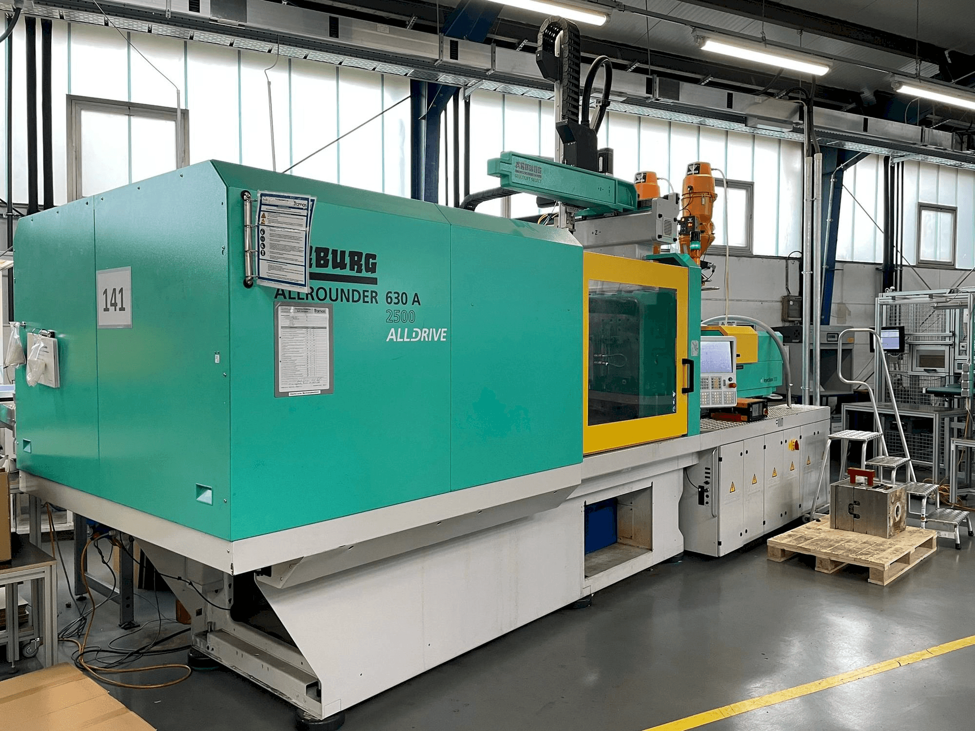 Vooraanzicht van Arburg Allrounder 630 A 2500-800 machine