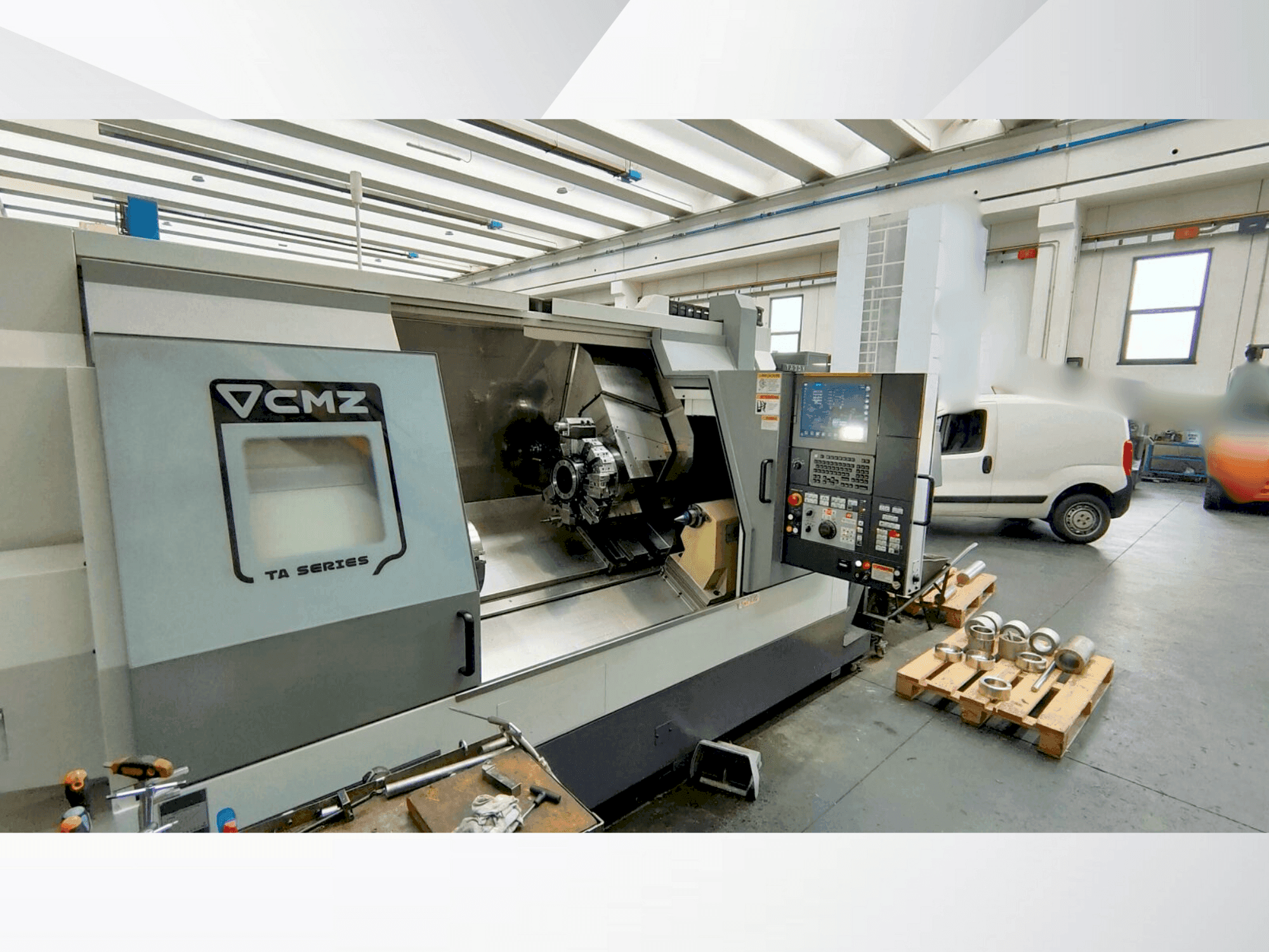 Vooraanzicht van CMZ TA 30 TY 1100 machine