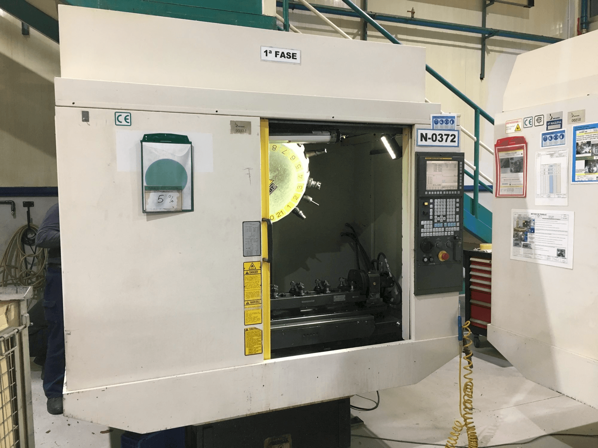 Vooraanzicht van FANUC Robodrill alfa-T21iEL machine