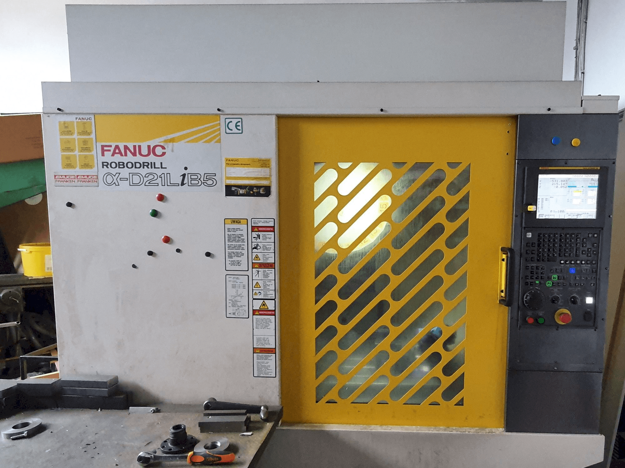 Vooraanzicht van FANUC ROBODRILL Alpha-D21LiB5 machine