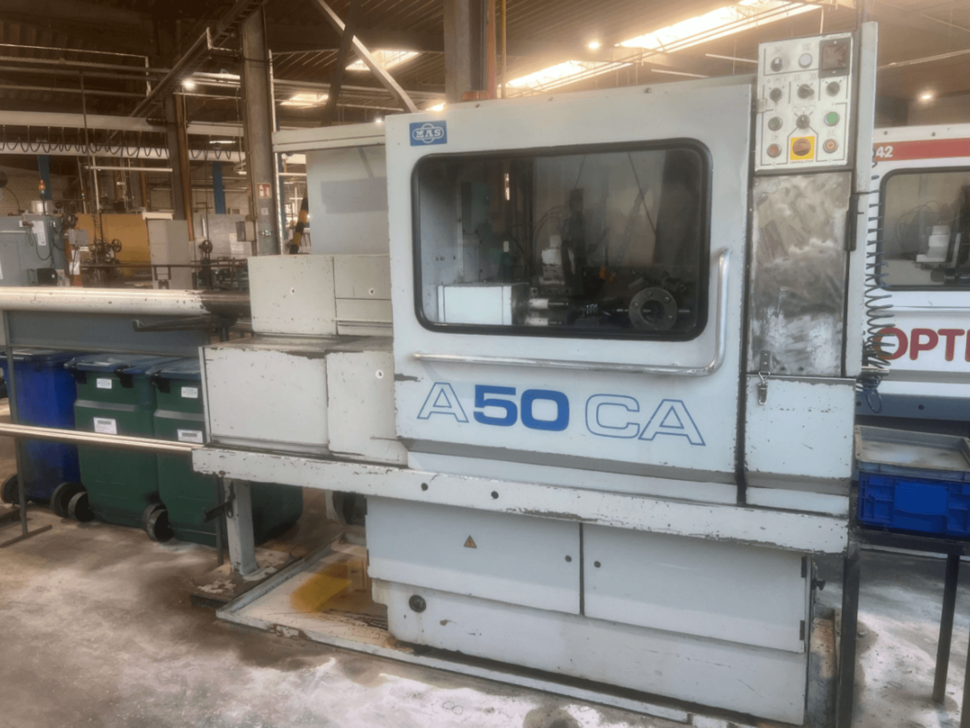 KOVOSVIT MAS OPTIMAT A50CA horizontale draaimachine, vooraanzicht, met weergave van het bedieningspaneel en het werkgebied.