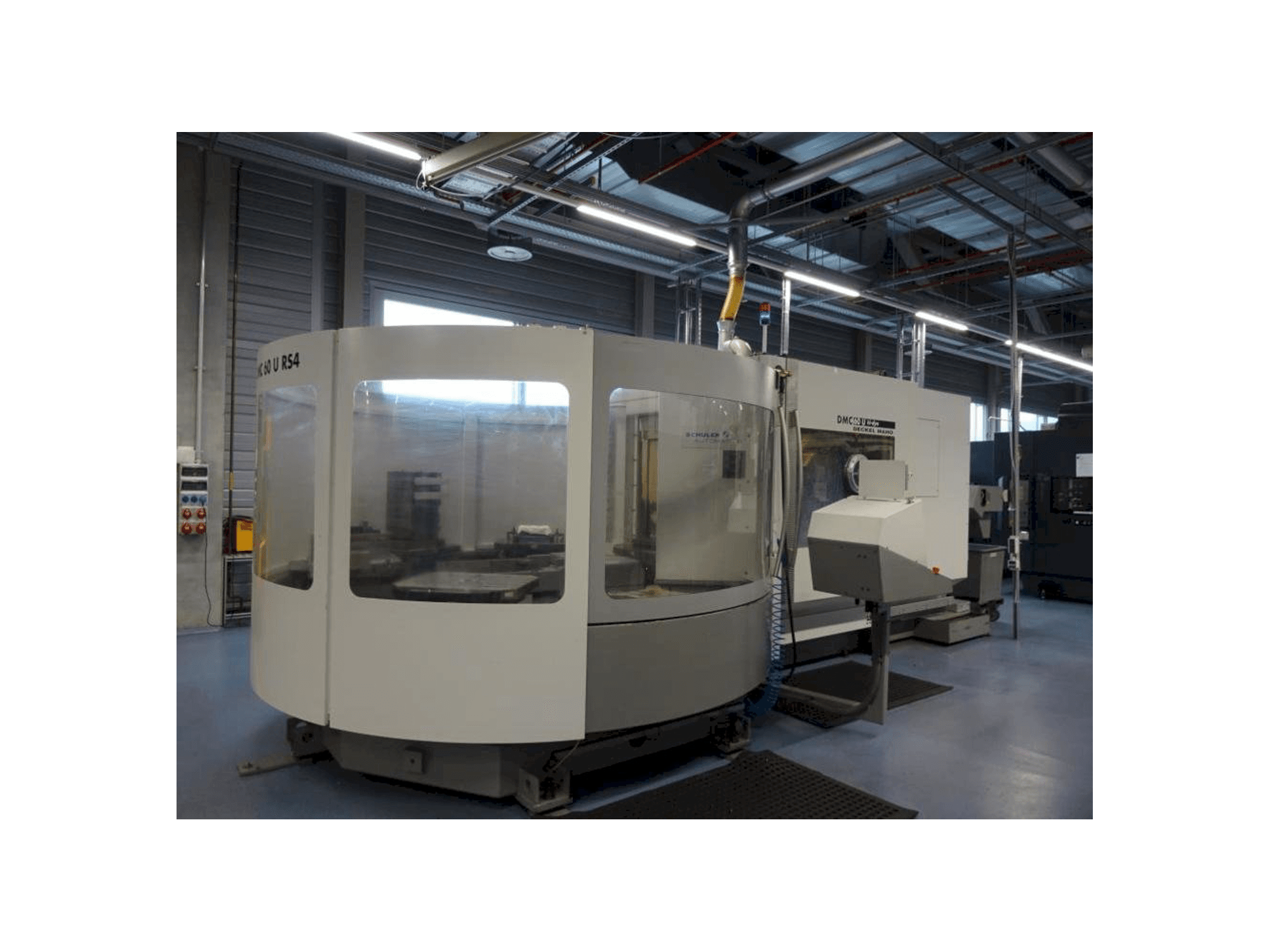 Vooraanzicht van DECKEL MAHO DMC 60 U RS4 machine