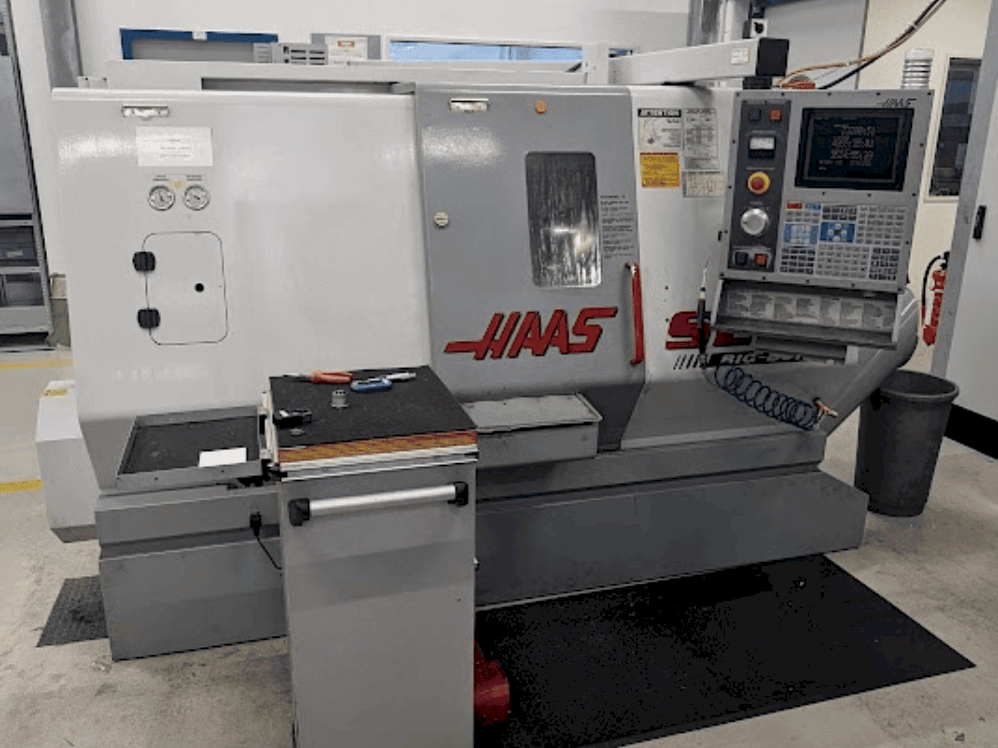 Vooraanzicht van HAAS SL 20 TBHE machine