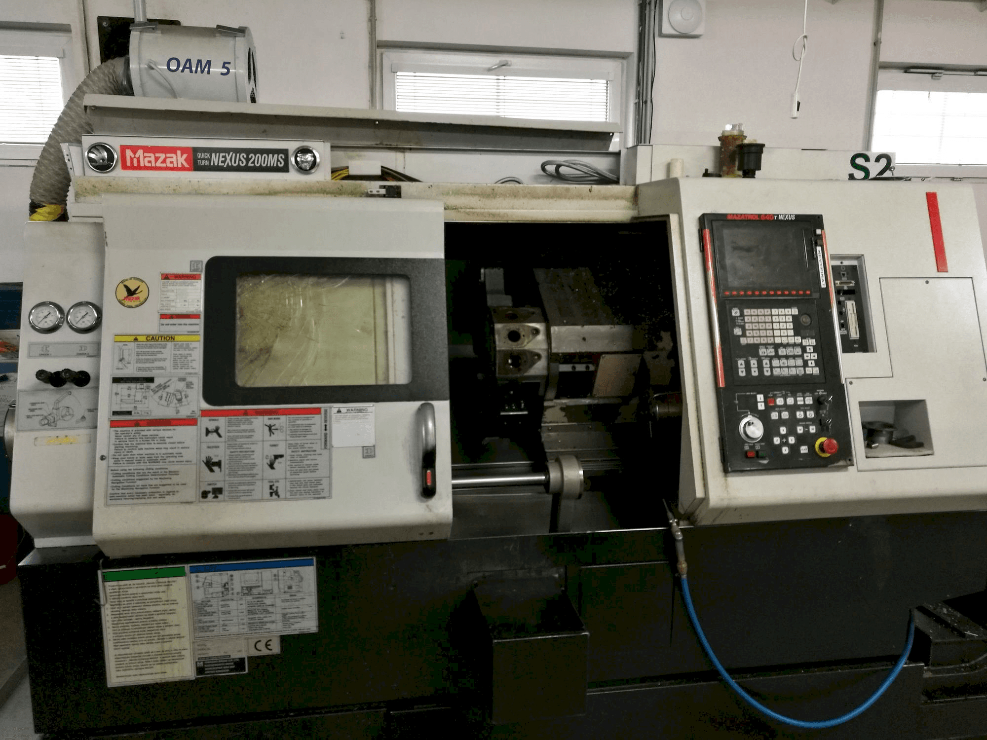 Vooraanzicht van Mazak QT Nexus-200 MS machine