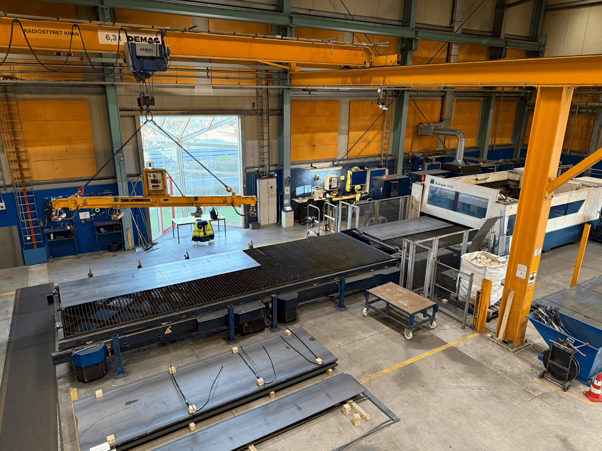 Vooraanzicht van TRUMPF TruLaser 8000 machine