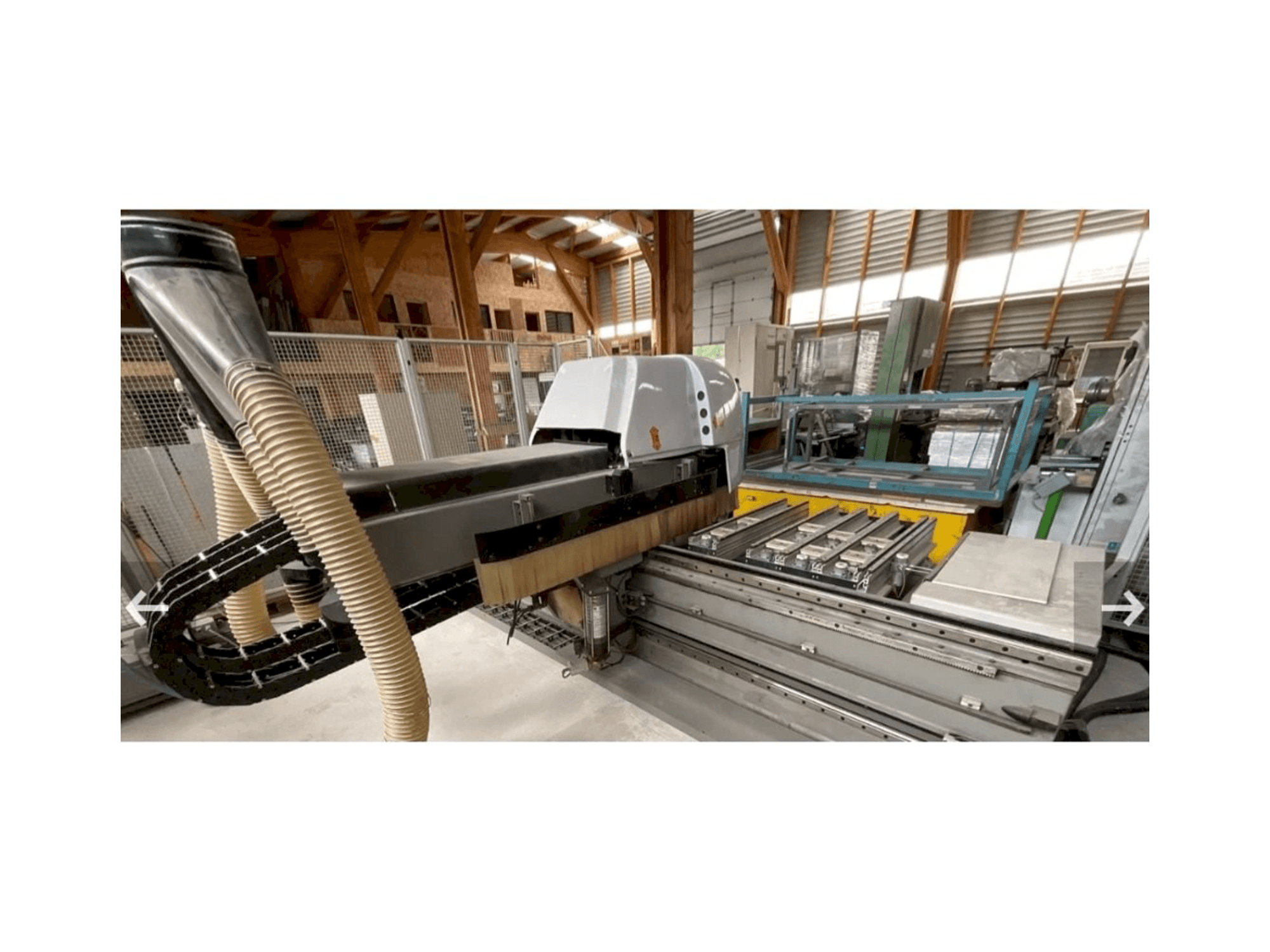 Vooraanzicht van BIESSE Rover 321 R machine