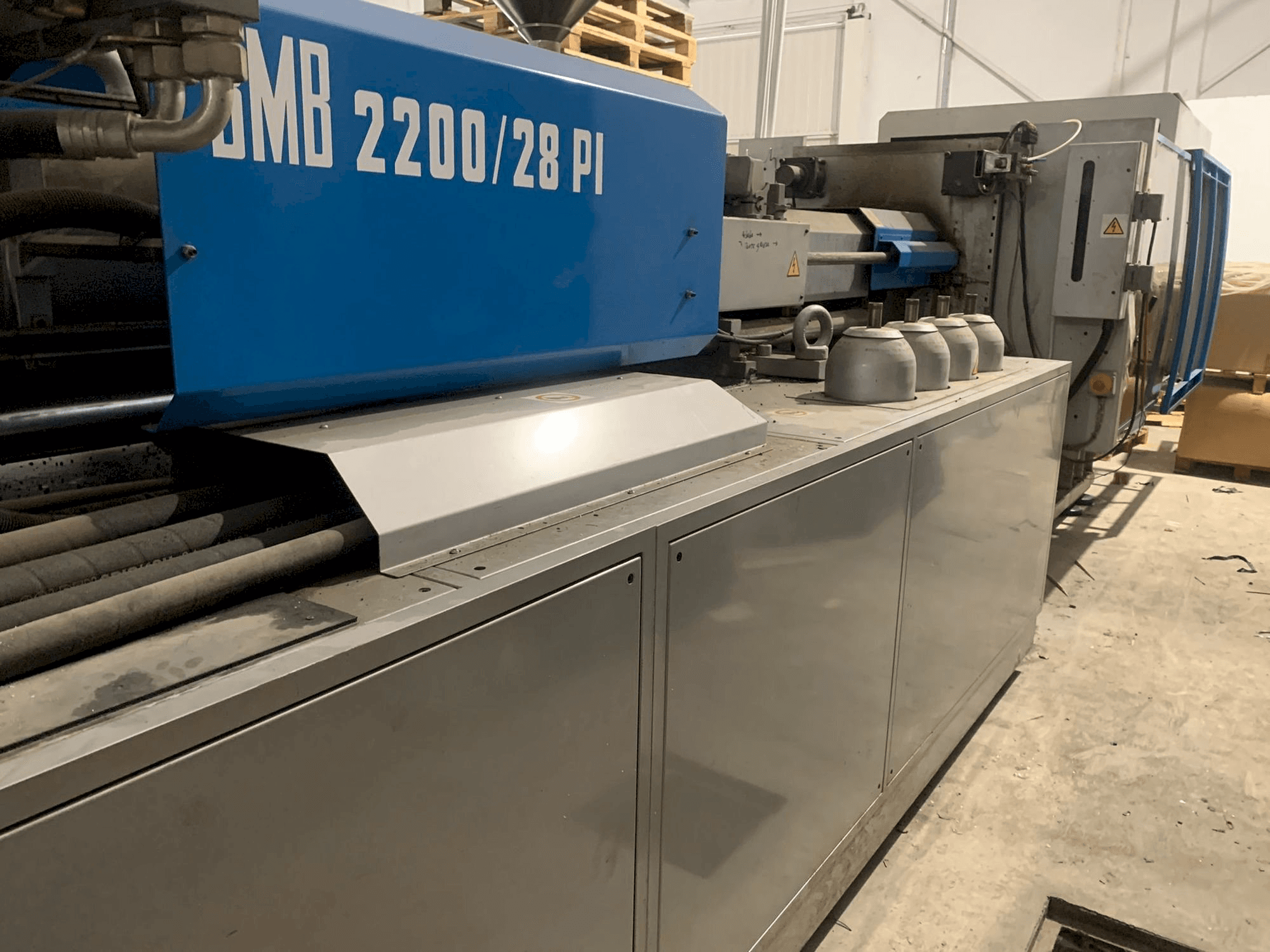 Vooraanzicht van BMB KW28PI-2200 machine
