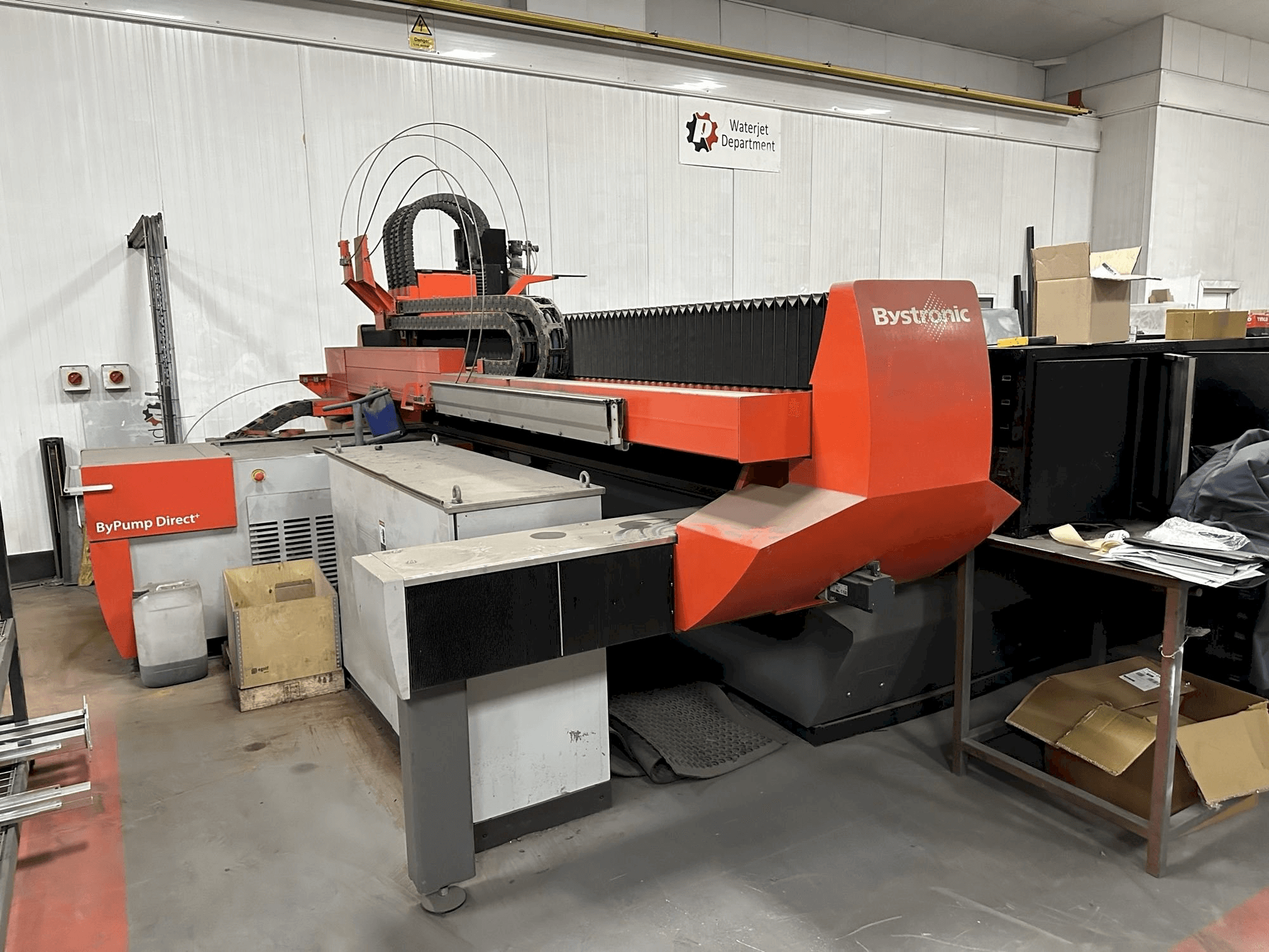 Vooraanzicht van Bystronic Byjet Flex 6030 Waterjet machine