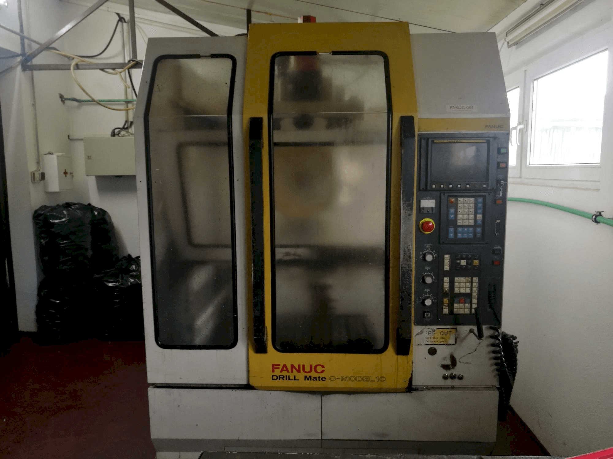 Vooraanzicht van FANUC DRILL MATE C-MODEL 10 machine