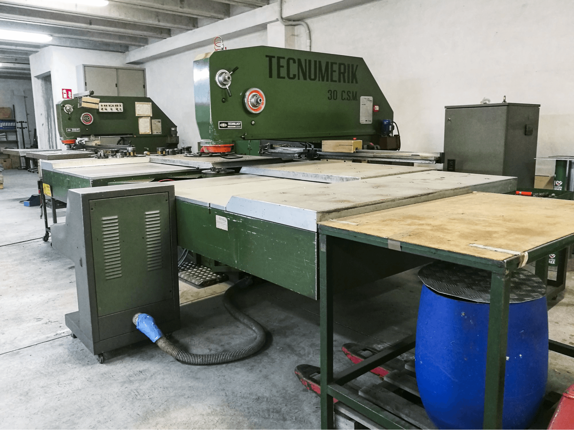 Recht aanzicht van Tecnology Tecnumerik 30 C.S.M. machine