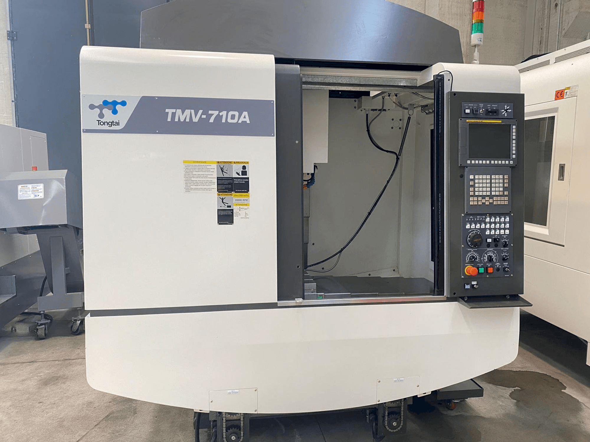 Vooraanzicht van Tongtai TMV-710A machine