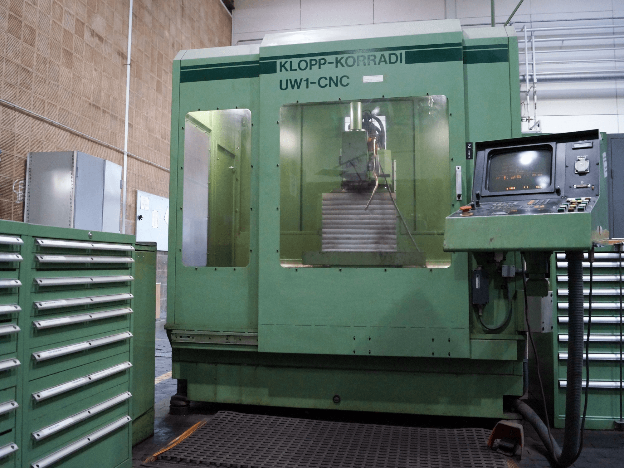 Vooraanzicht 1 van KLOPP-KORRADI UW 1-CNC machine