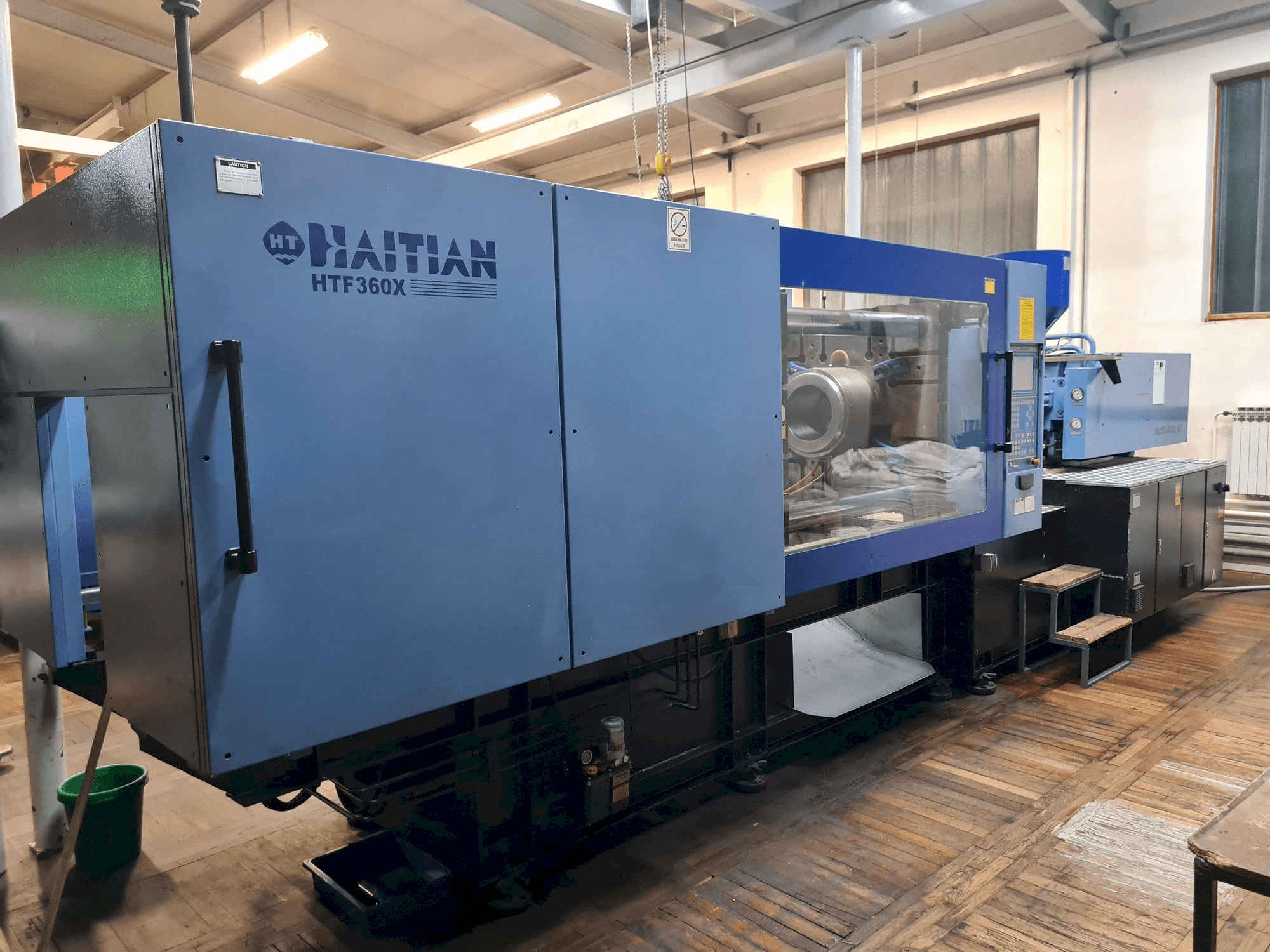 Vooraanzicht van HAITIAN HTF 360X machine