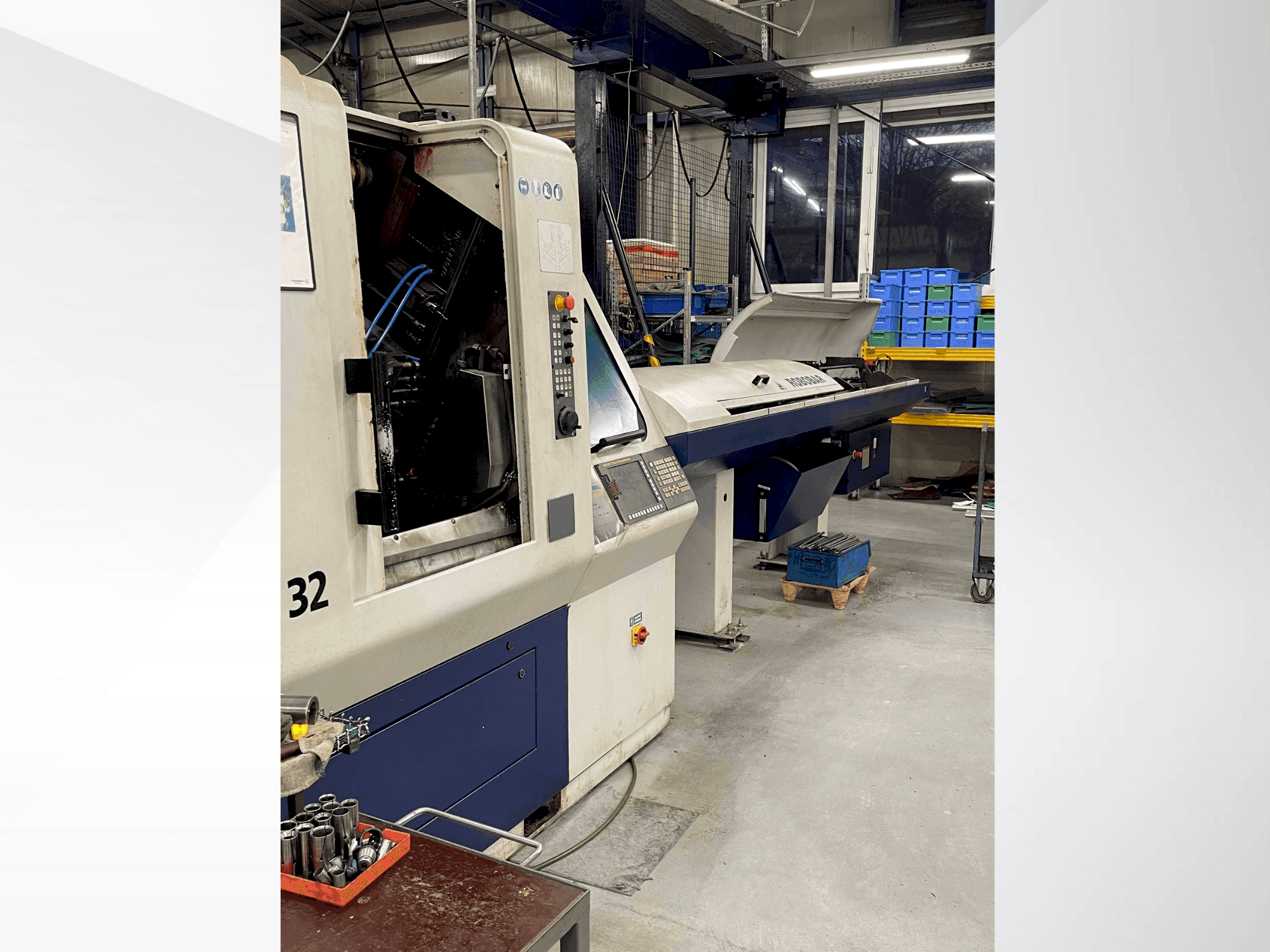 Vooraanzicht van TORNOS DECO Sigma 32 machine