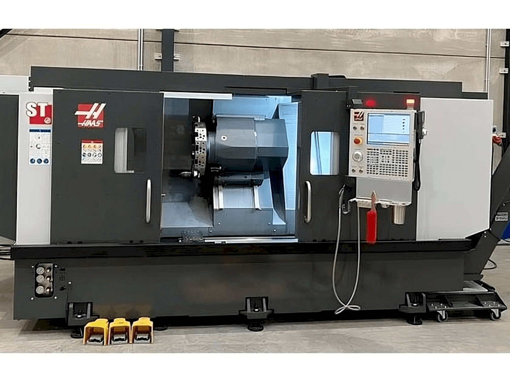 Vooraanzicht van HAAS ST-35L machine
