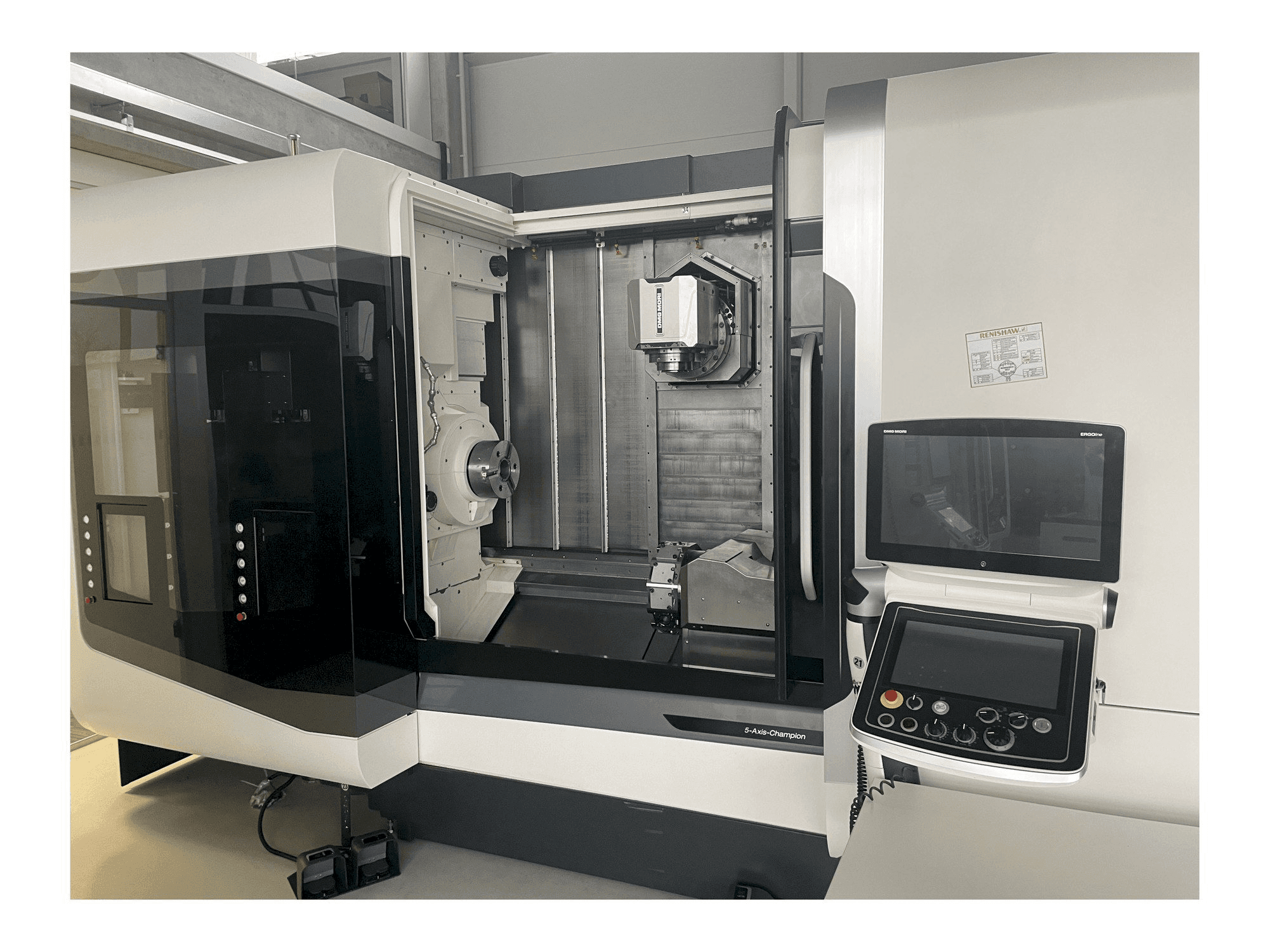 Vooraanzicht van DMG MORI NTX 2500/1500 machine