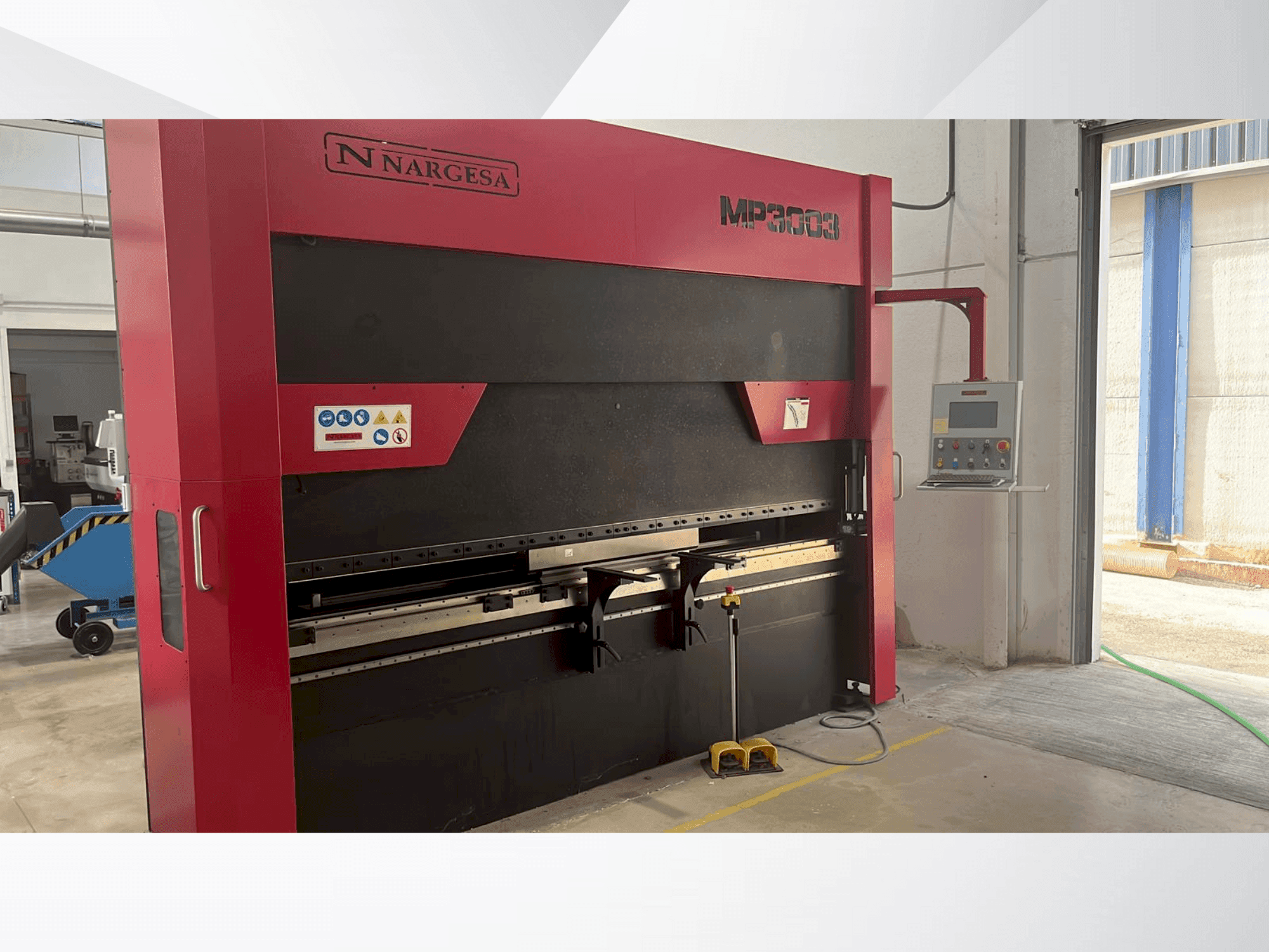 Vooraanzicht van NARGESA 3003 machine