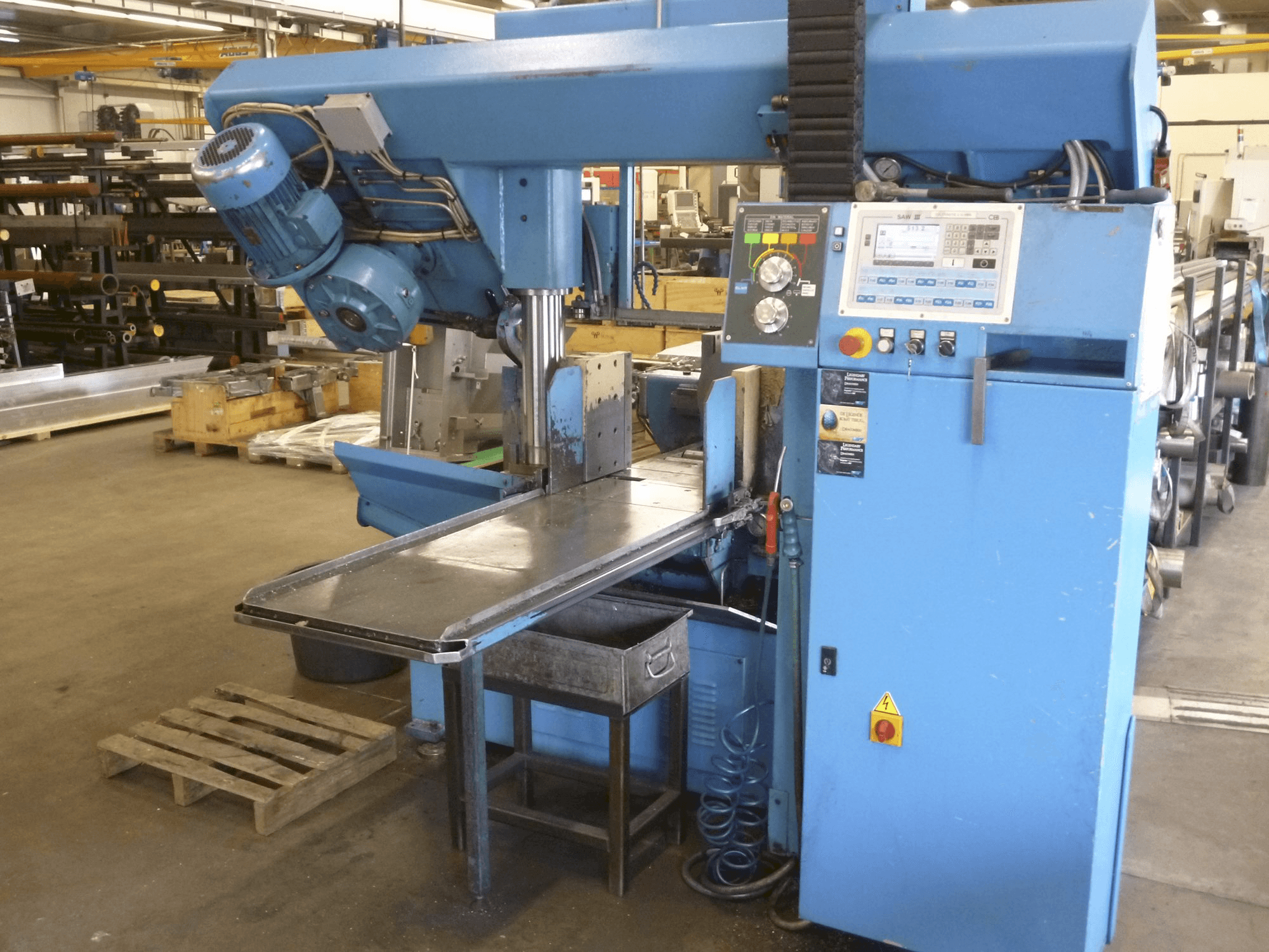 Vooraanzicht van DoALL 450 machine