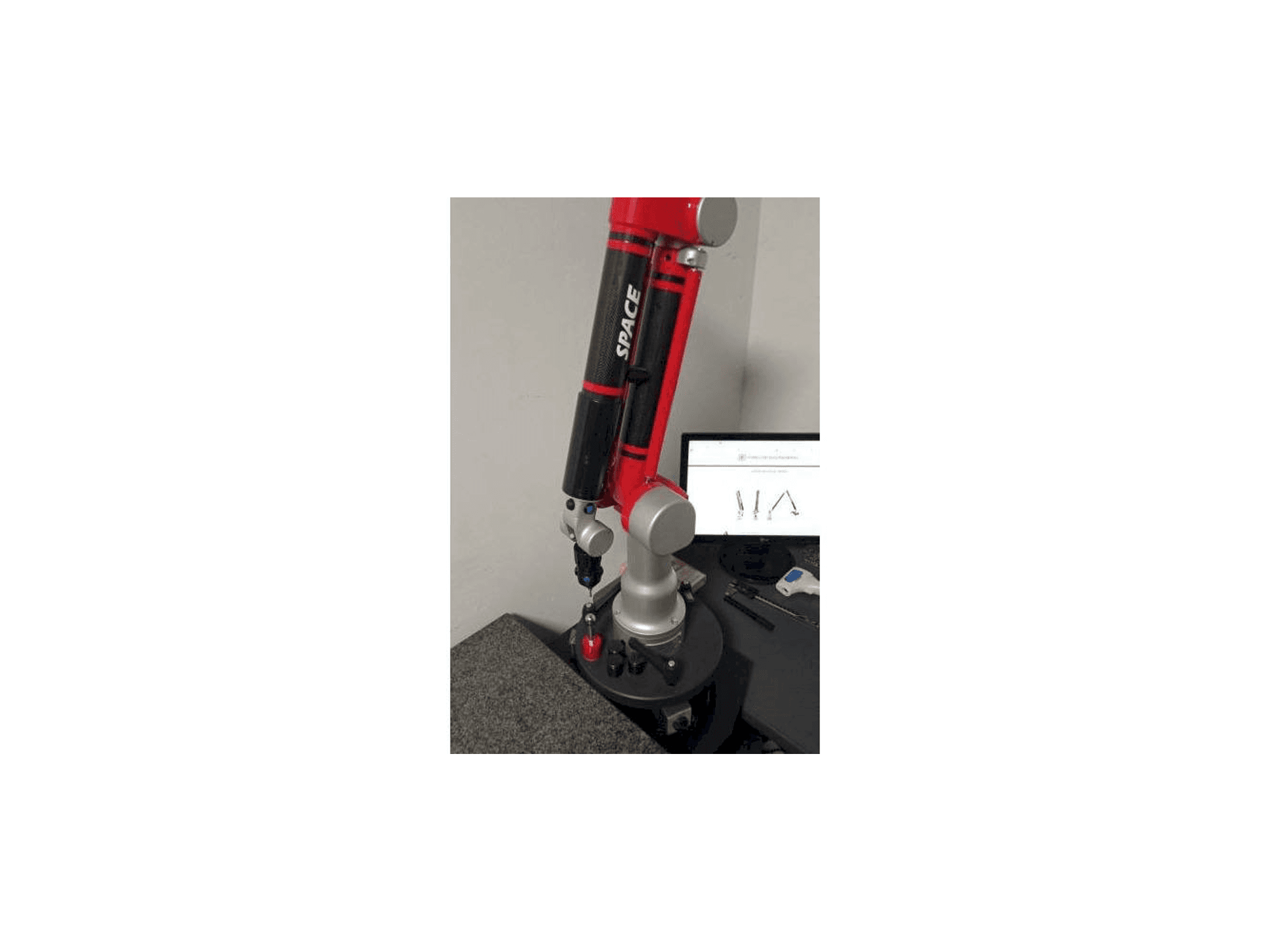 Vooraanzicht van Tomelleri Engineering Space - 6 Axes machine