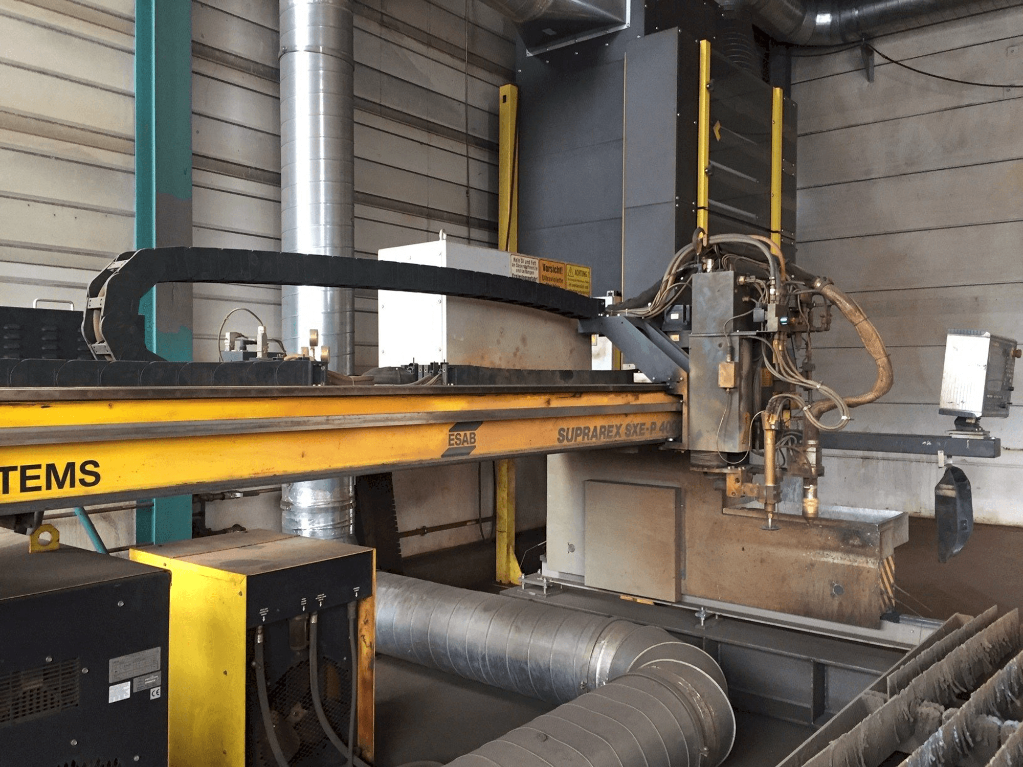 Vooraanzicht van ESAB SUPRAREX SXE-P1 4000 machine