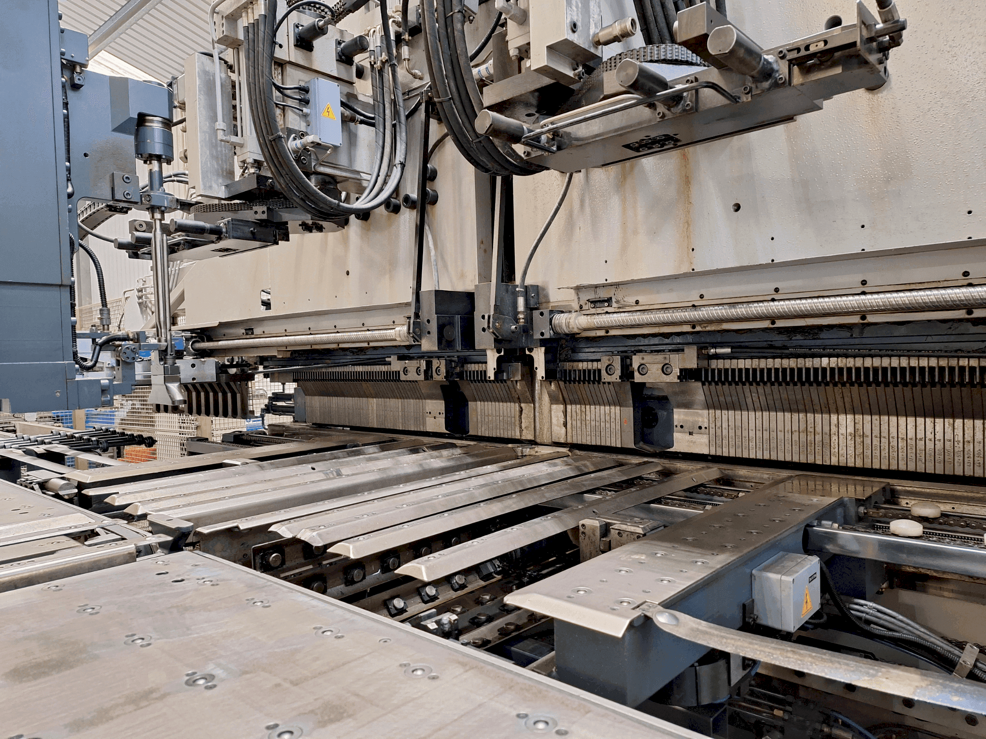 Vooraanzicht van Salvagnini P4-2220 machine