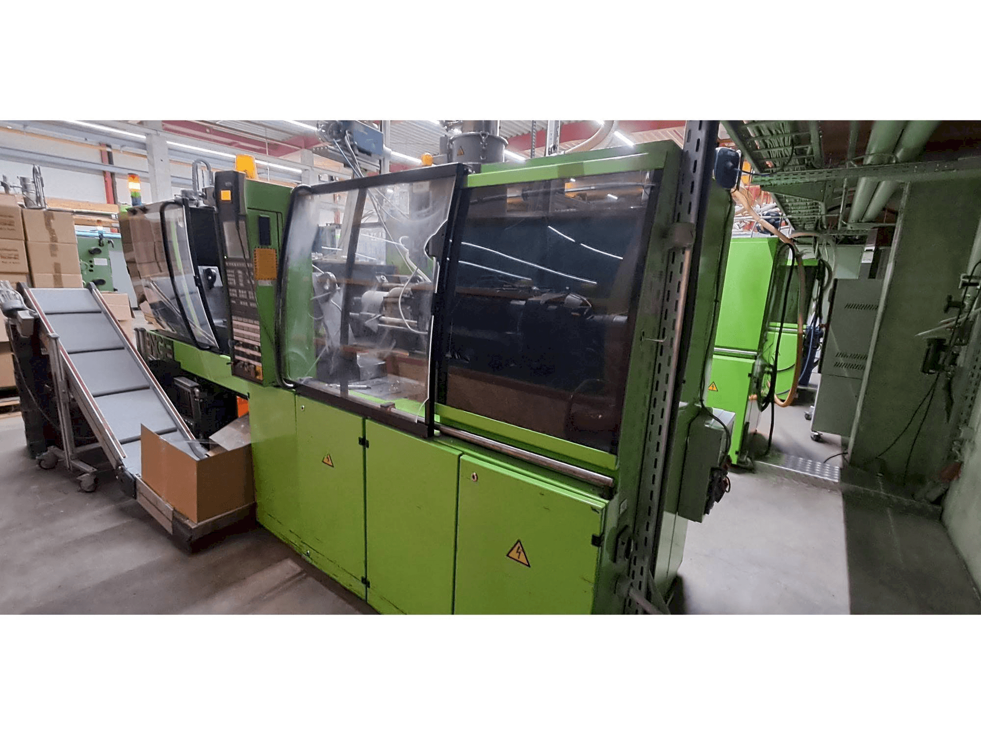 Vooraanzicht van Engel ES 330/110 HL machine