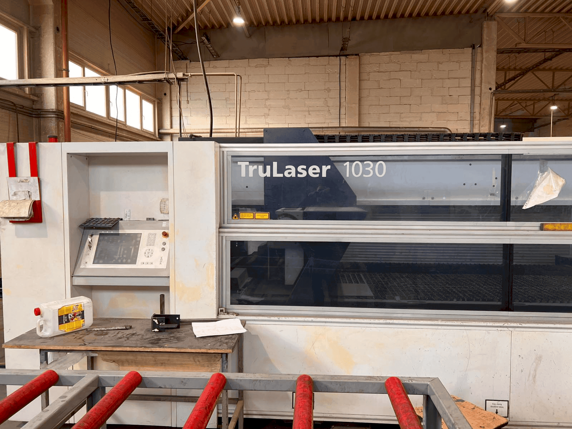 Vooraanzicht van TRUMPF TruLaser 1030 machine