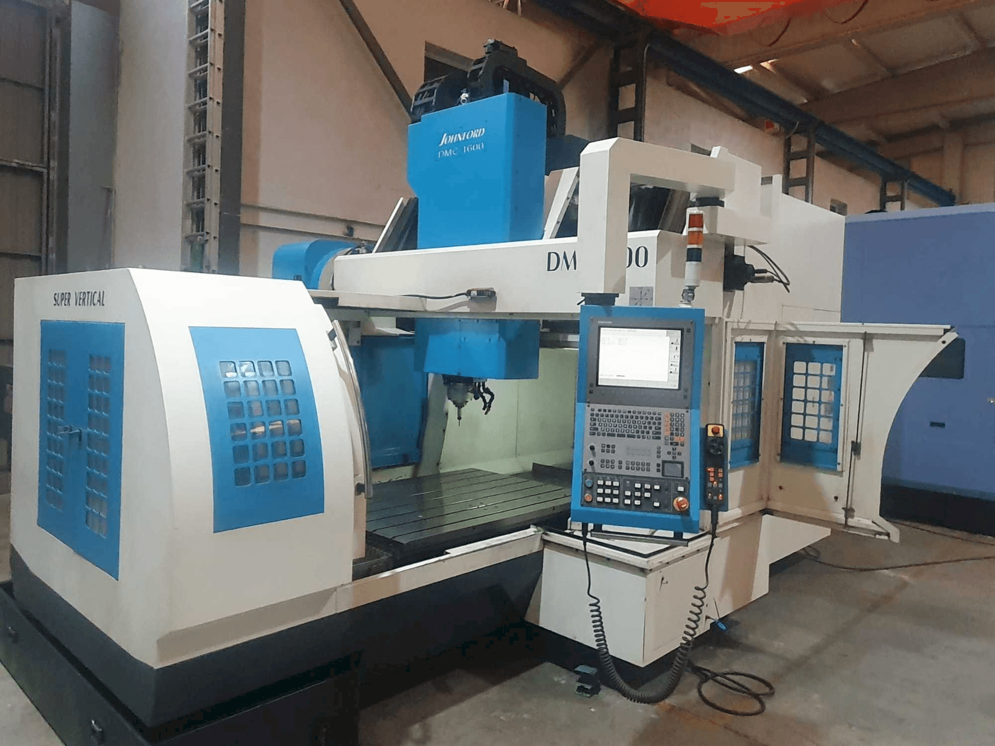 Vooraanzicht van Johnford DMC-1600 machine