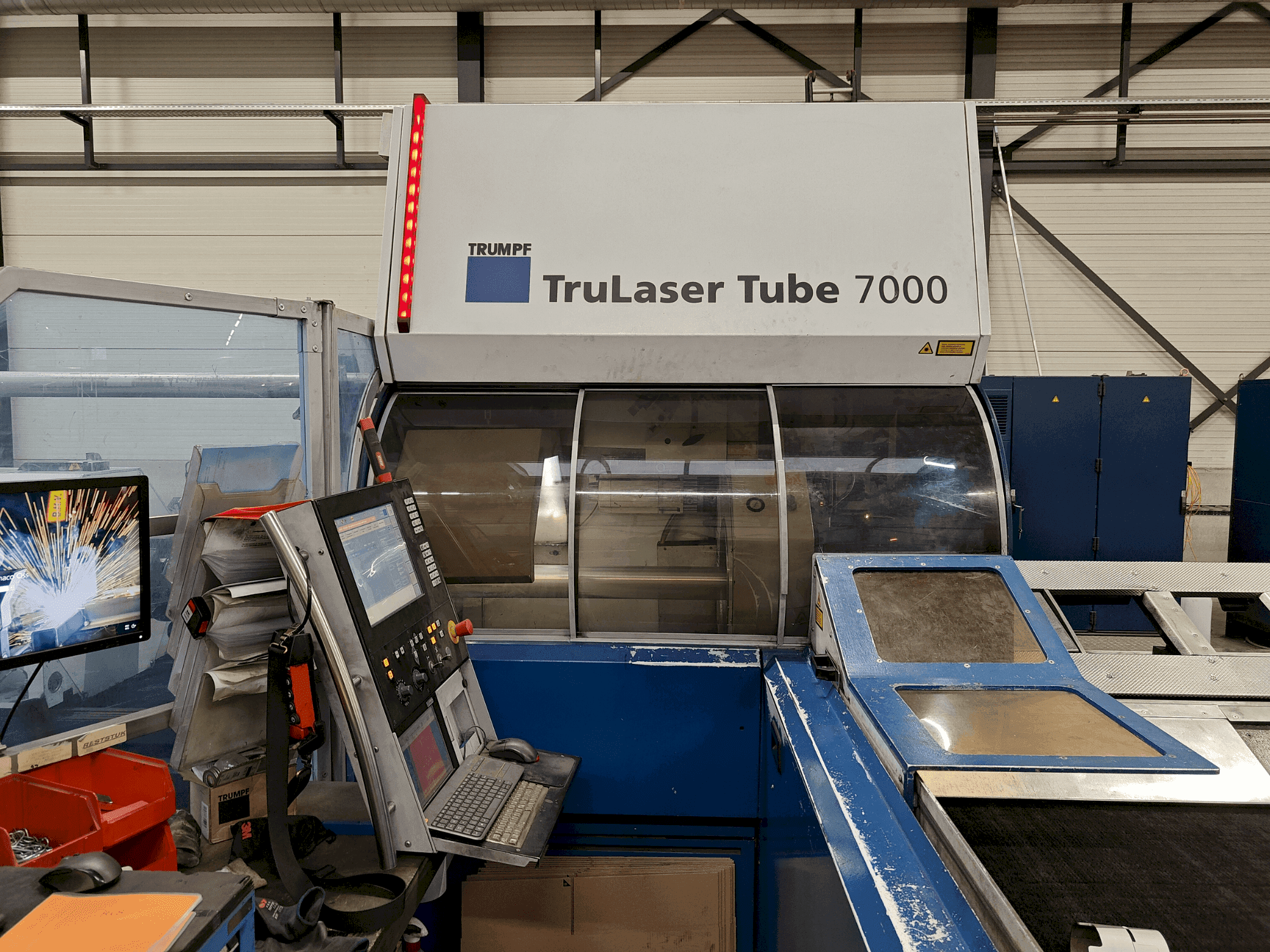 Vooraanzicht van TRUMPF TruLaser Tube 7000 machine