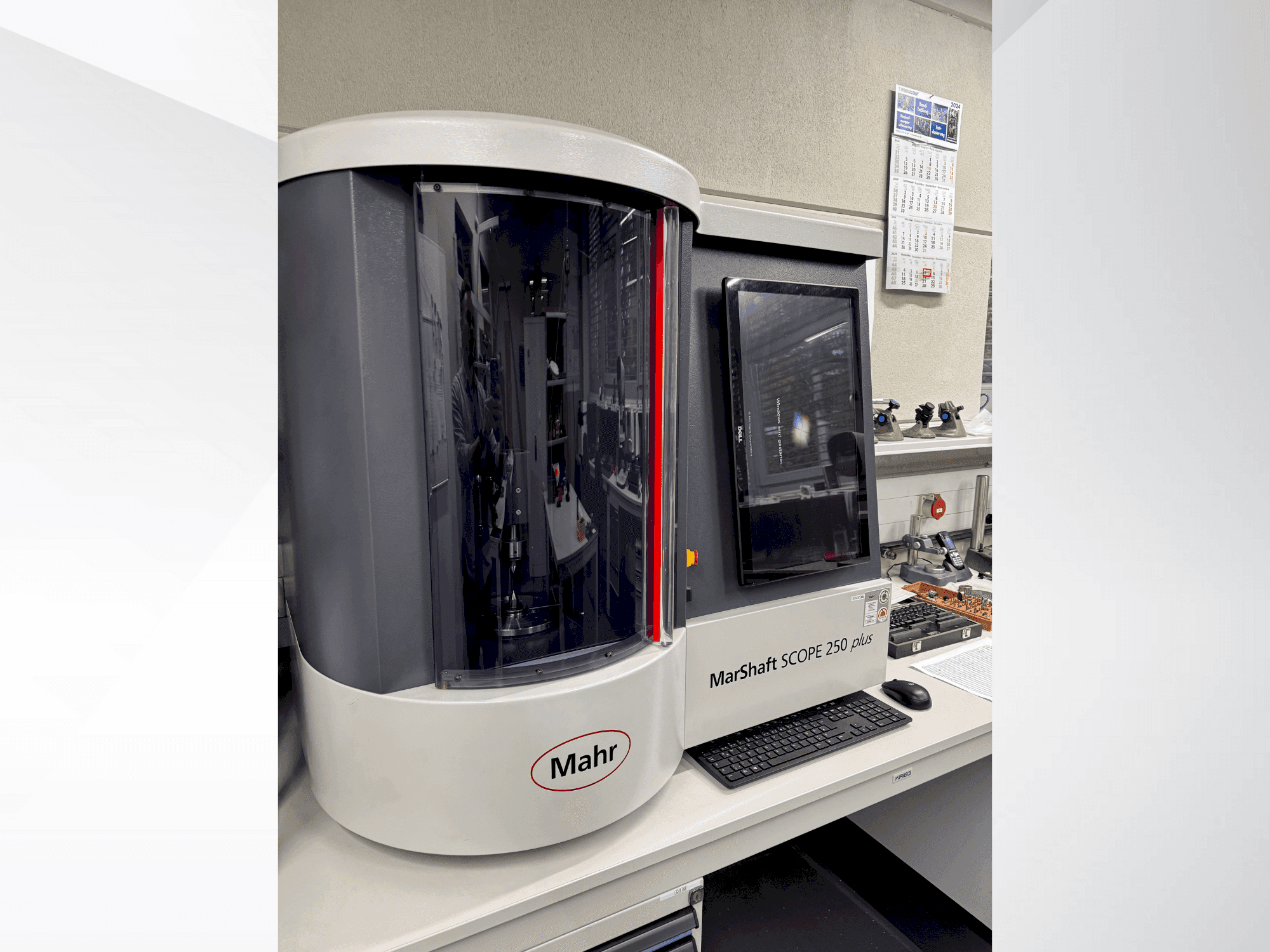 Vooraanzicht van MAHR MahrShaft SCOPE 250 plus machine